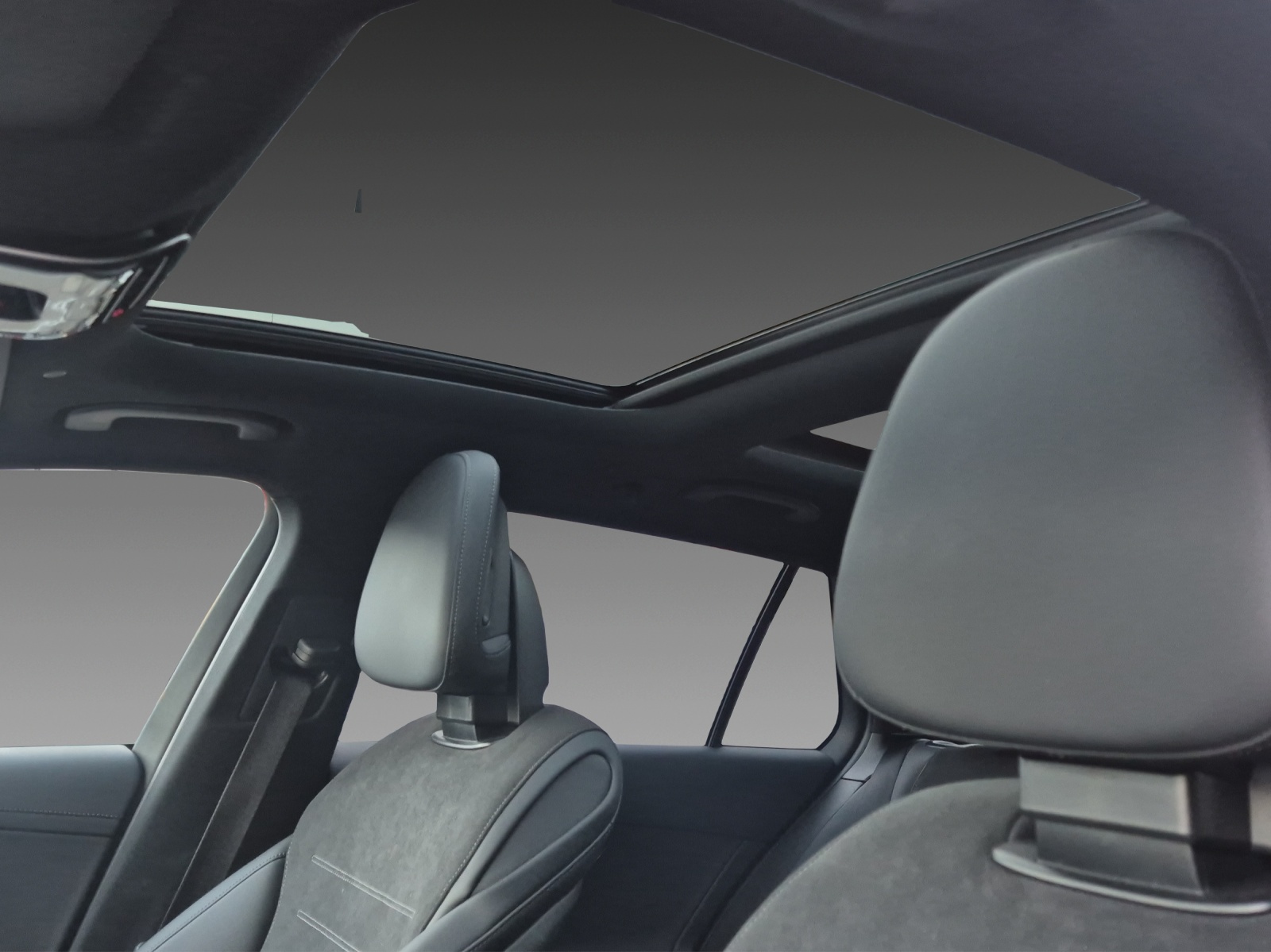 MERCEDES-BENZ C 200 d AMG Line-image-10