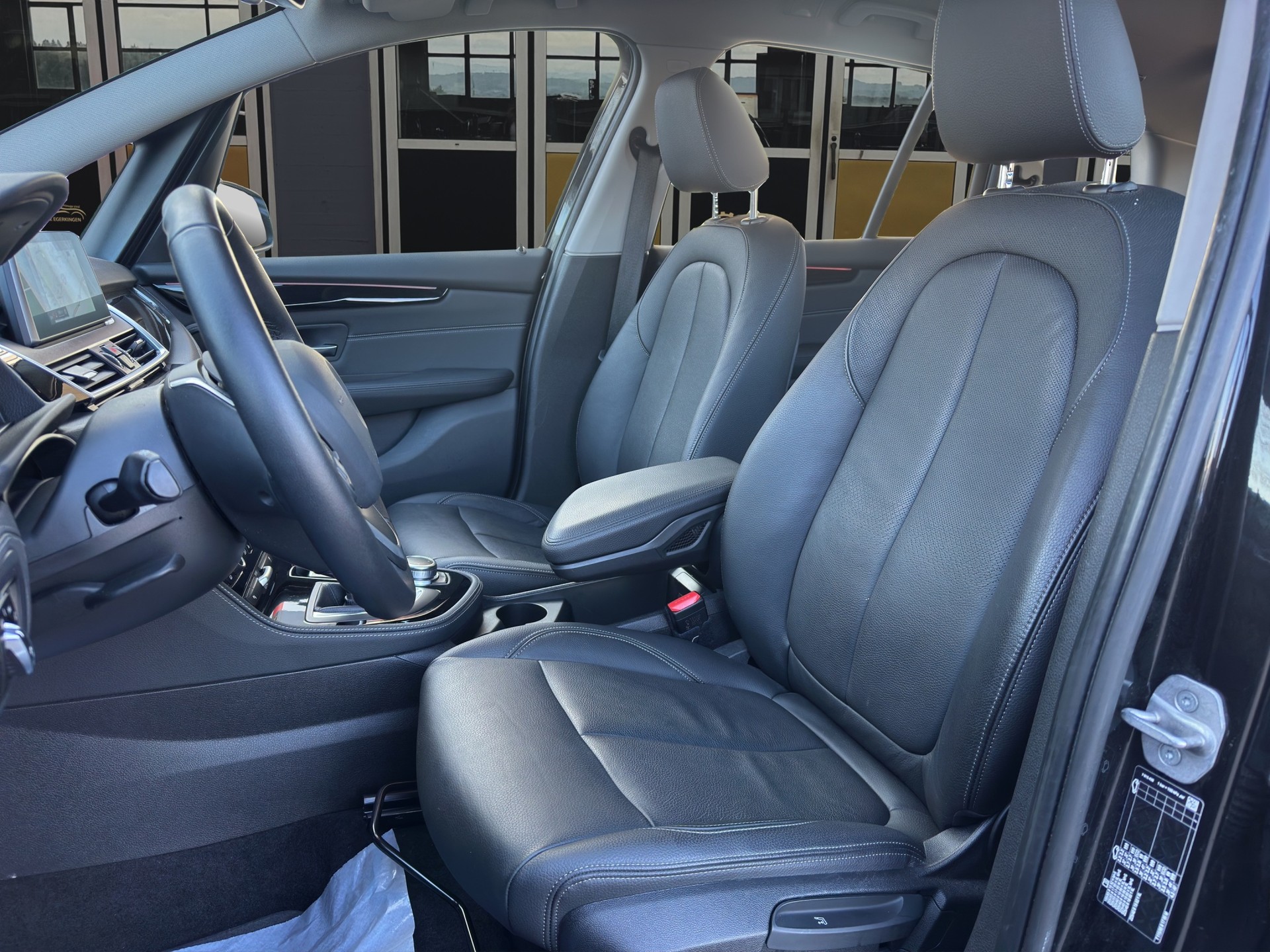 BMW 216d Gran Tourer DKG Luxury Line-image-8