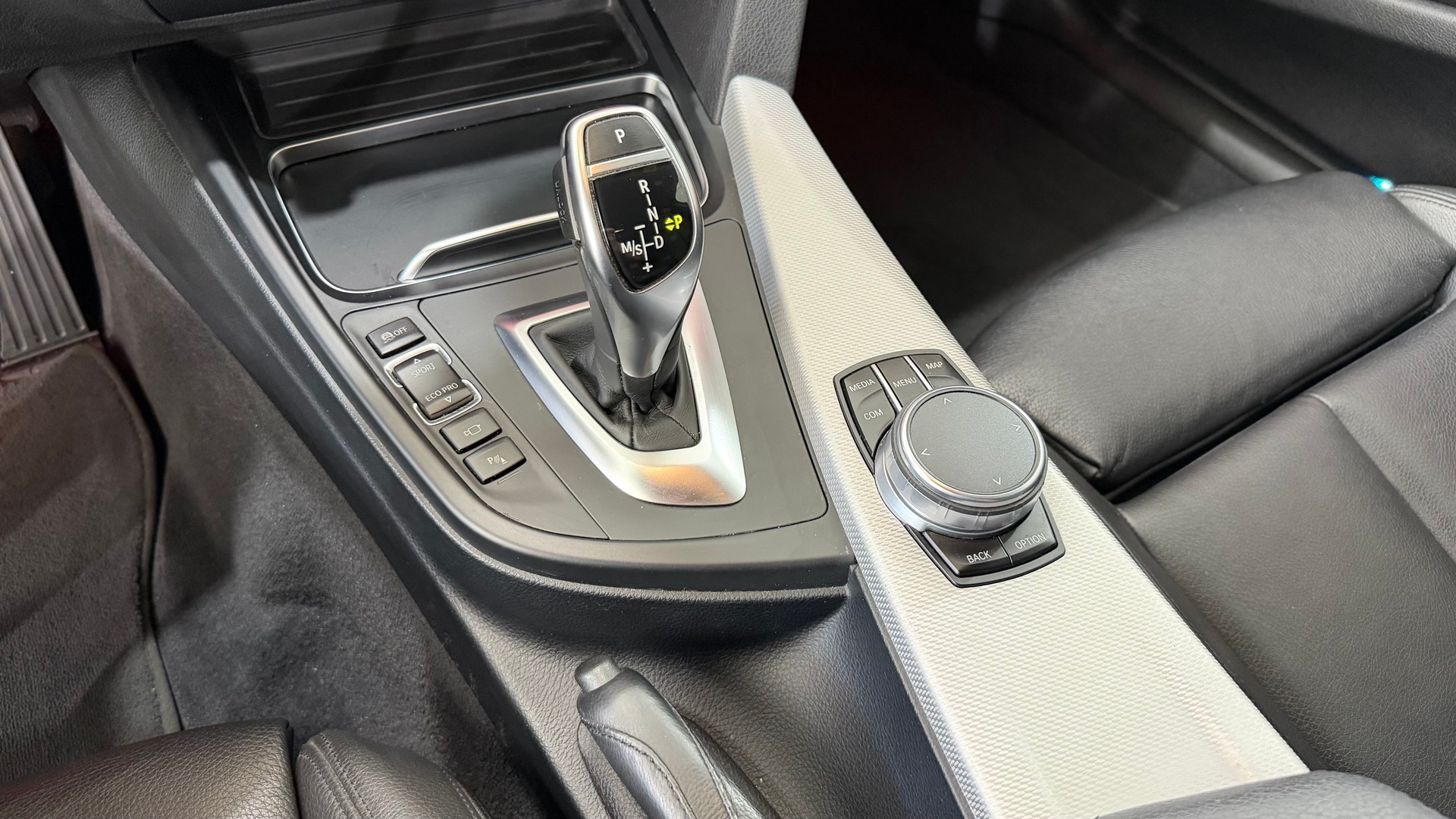 BMW 3 Series F34 Gran Turismo 330-image-9