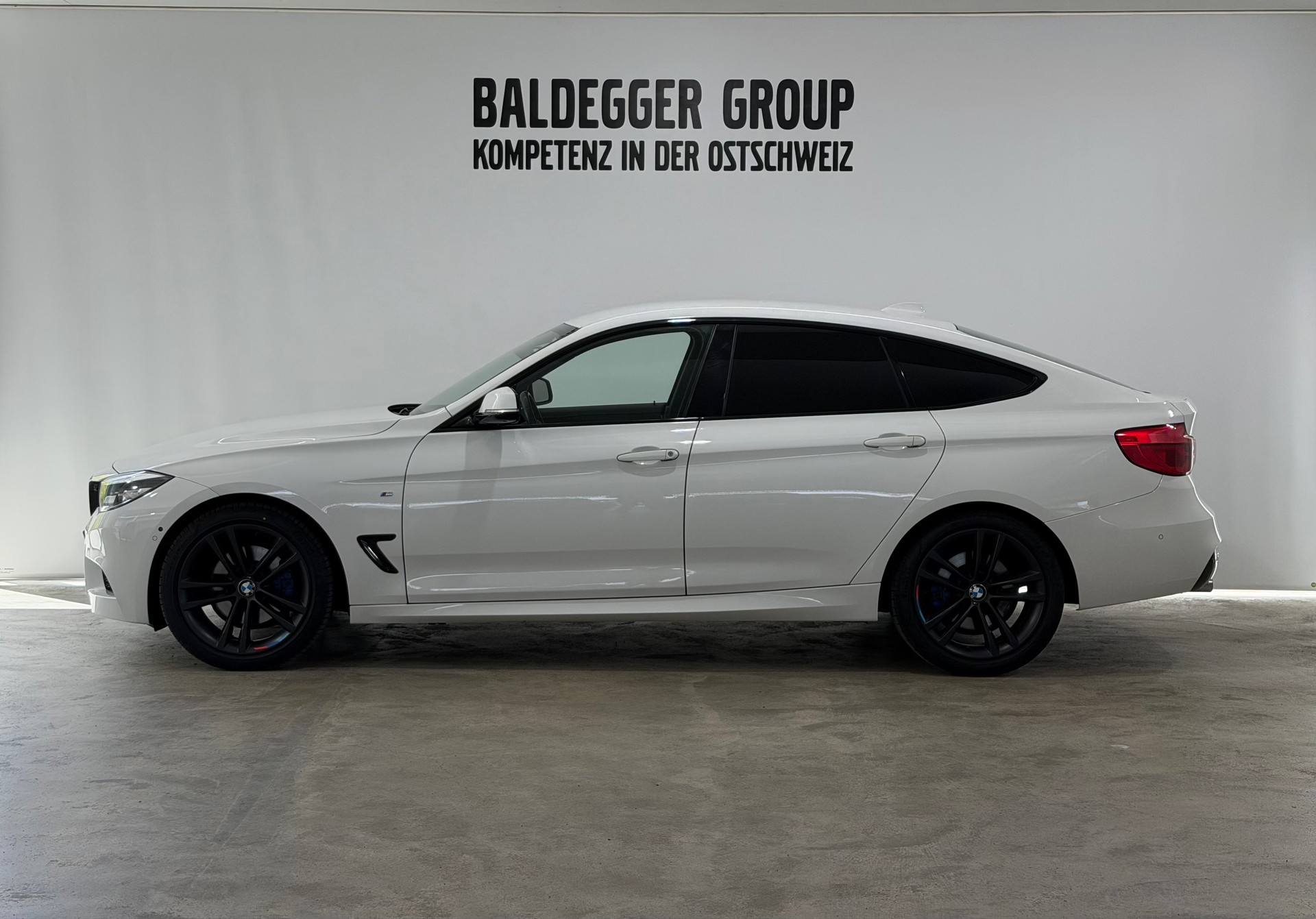 BMW 3 Series F34 Gran Turismo 330-image-1