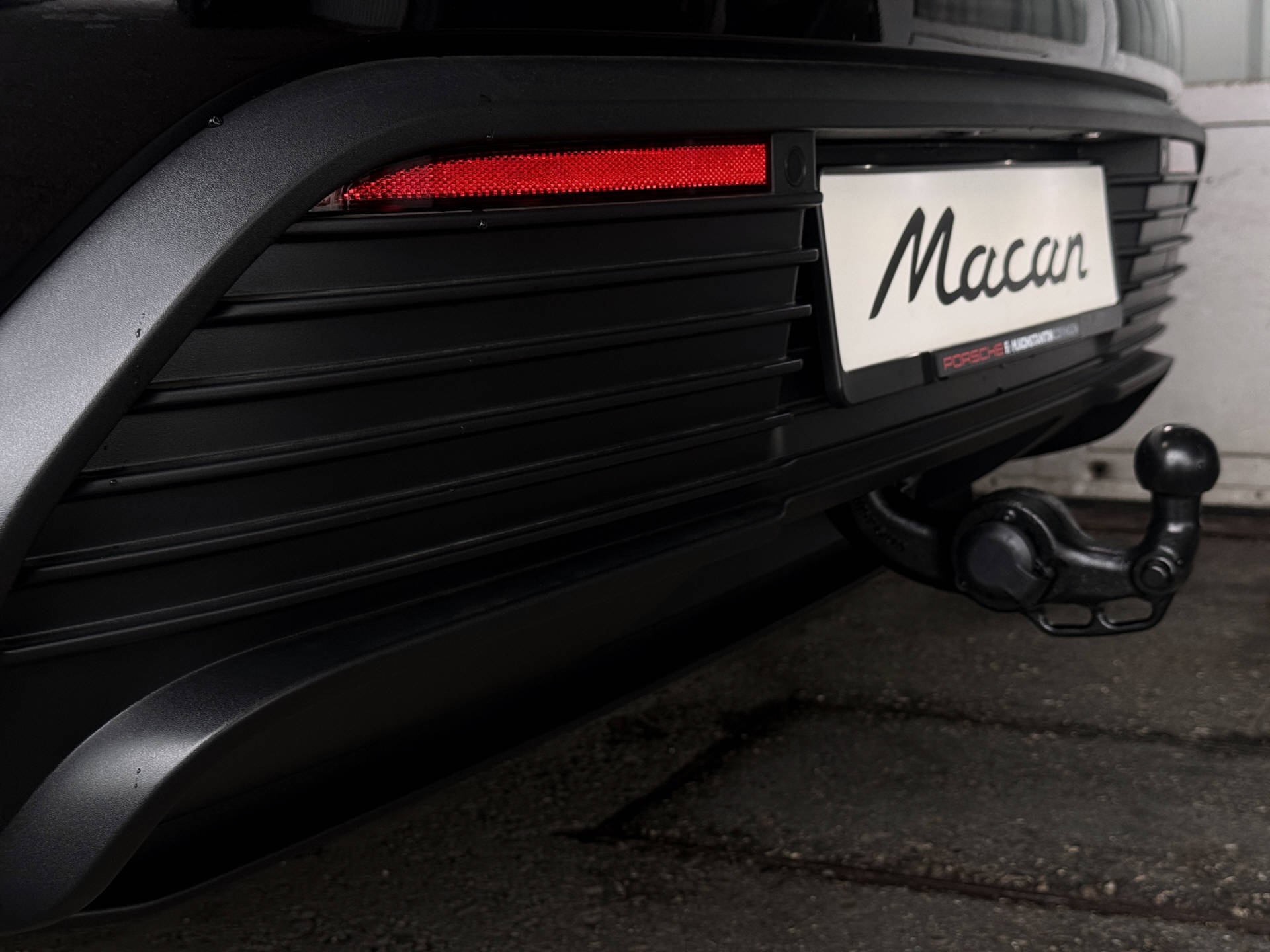 PORSCHE Macan 4-image-5