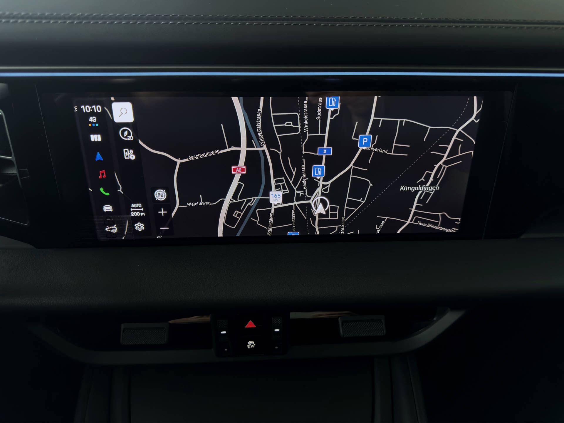 PORSCHE Macan 4-image-9