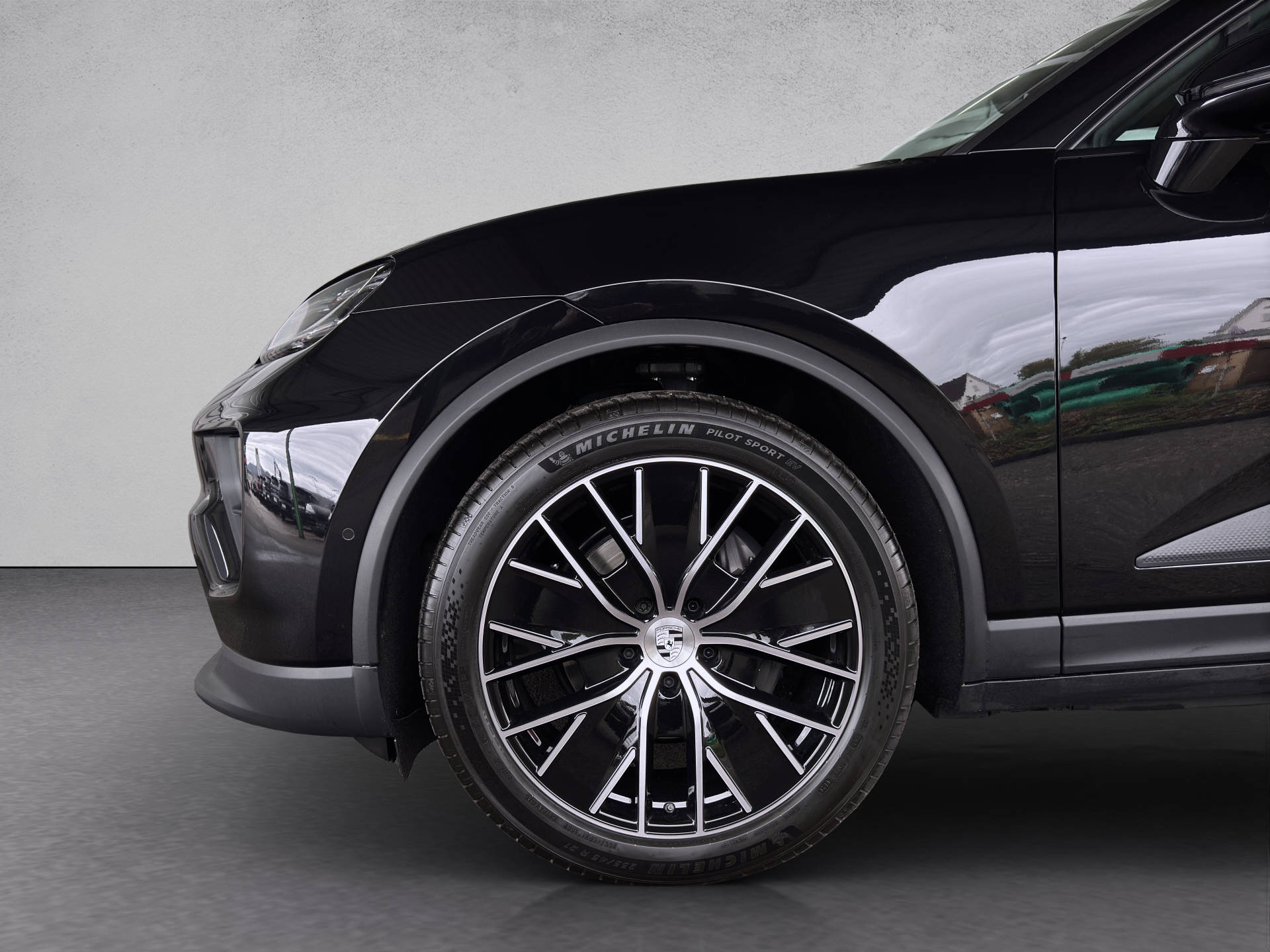PORSCHE Macan 4-image-14