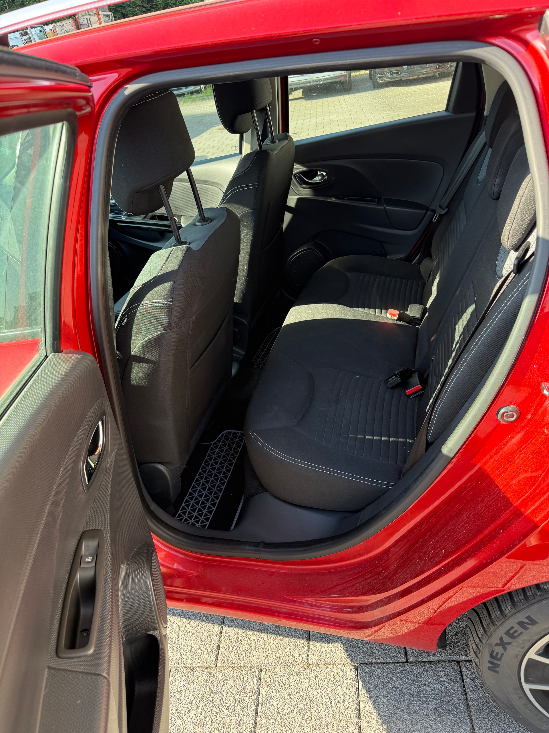 RENAULT Clio Grandtour 1.2 16V T Dynamique EDC-image-8