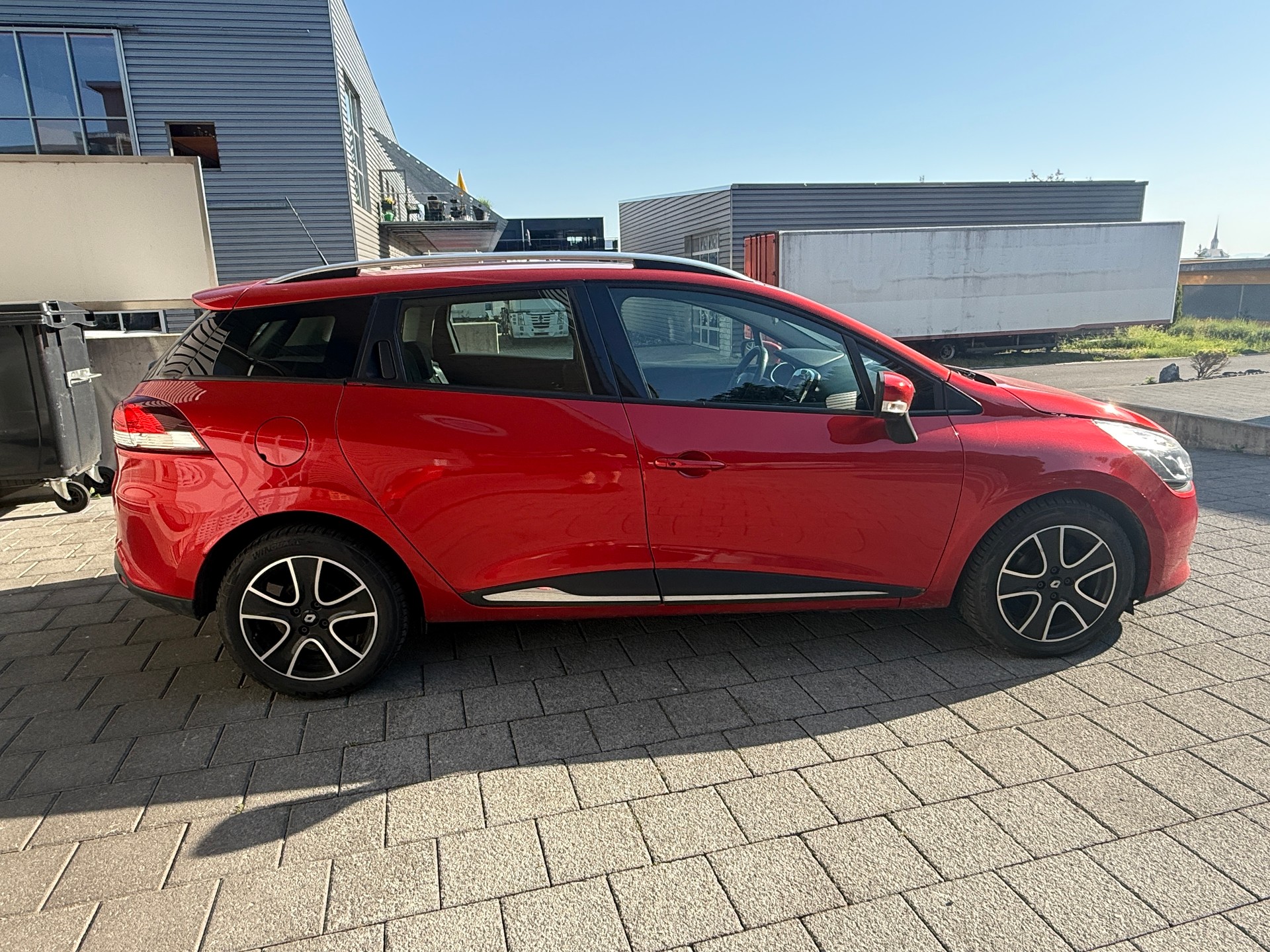 RENAULT Clio Grandtour 1.2 16V T Dynamique EDC-image-3