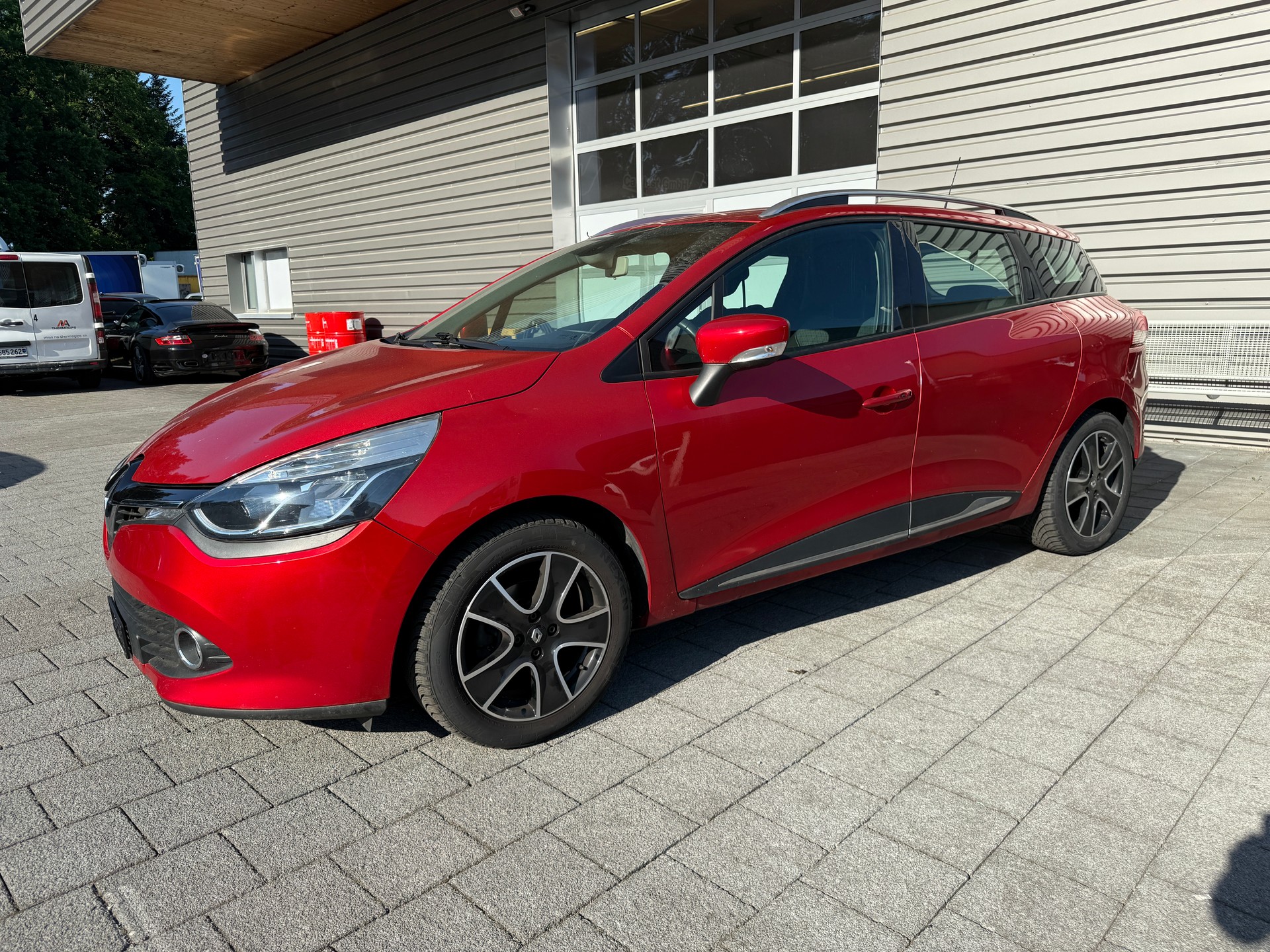 RENAULT Clio Grandtour 1.2 16V T Dynamique EDC-image-1