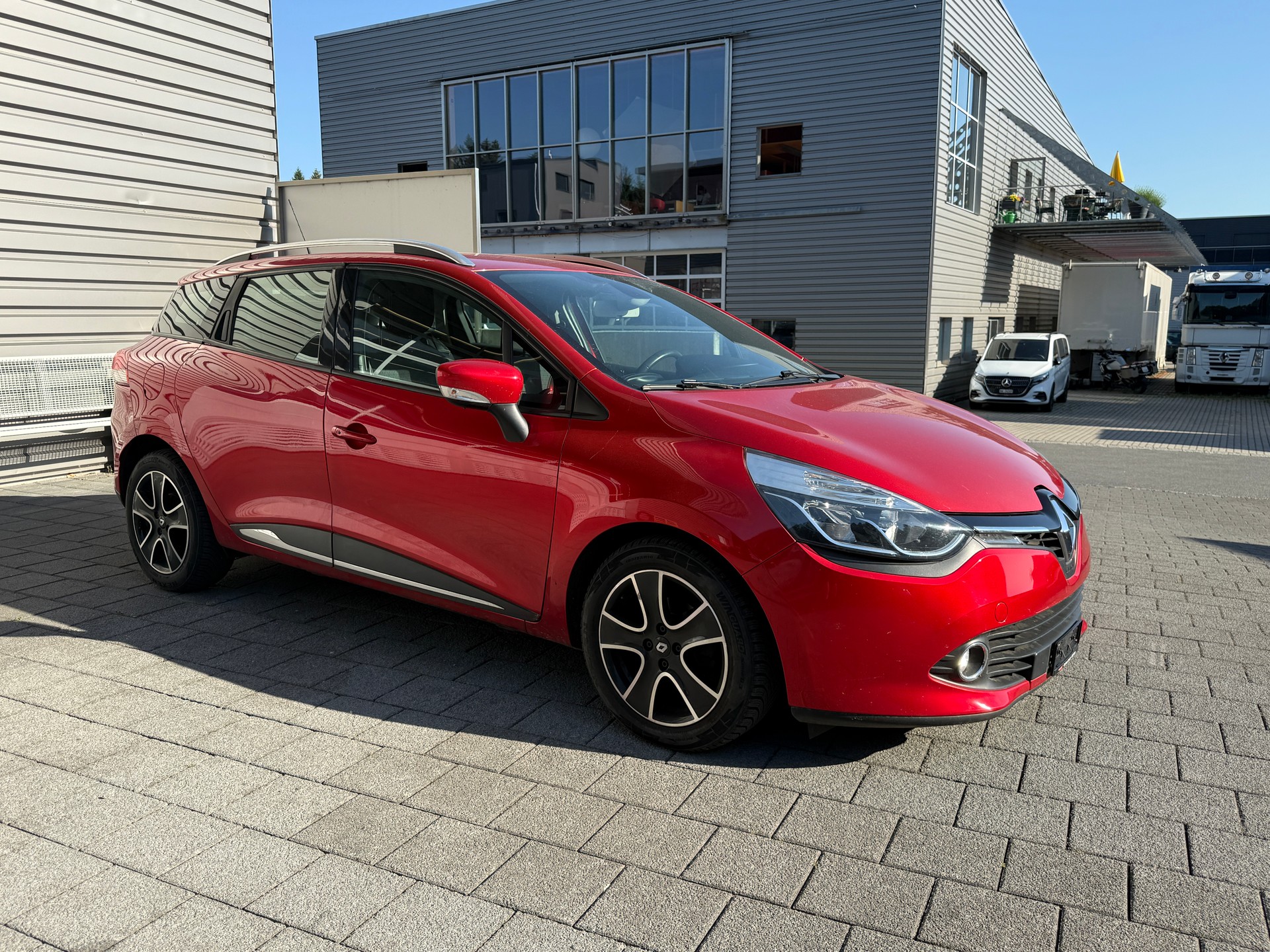 RENAULT Clio Grandtour 1.2 16V T Dynamique EDC-image-2