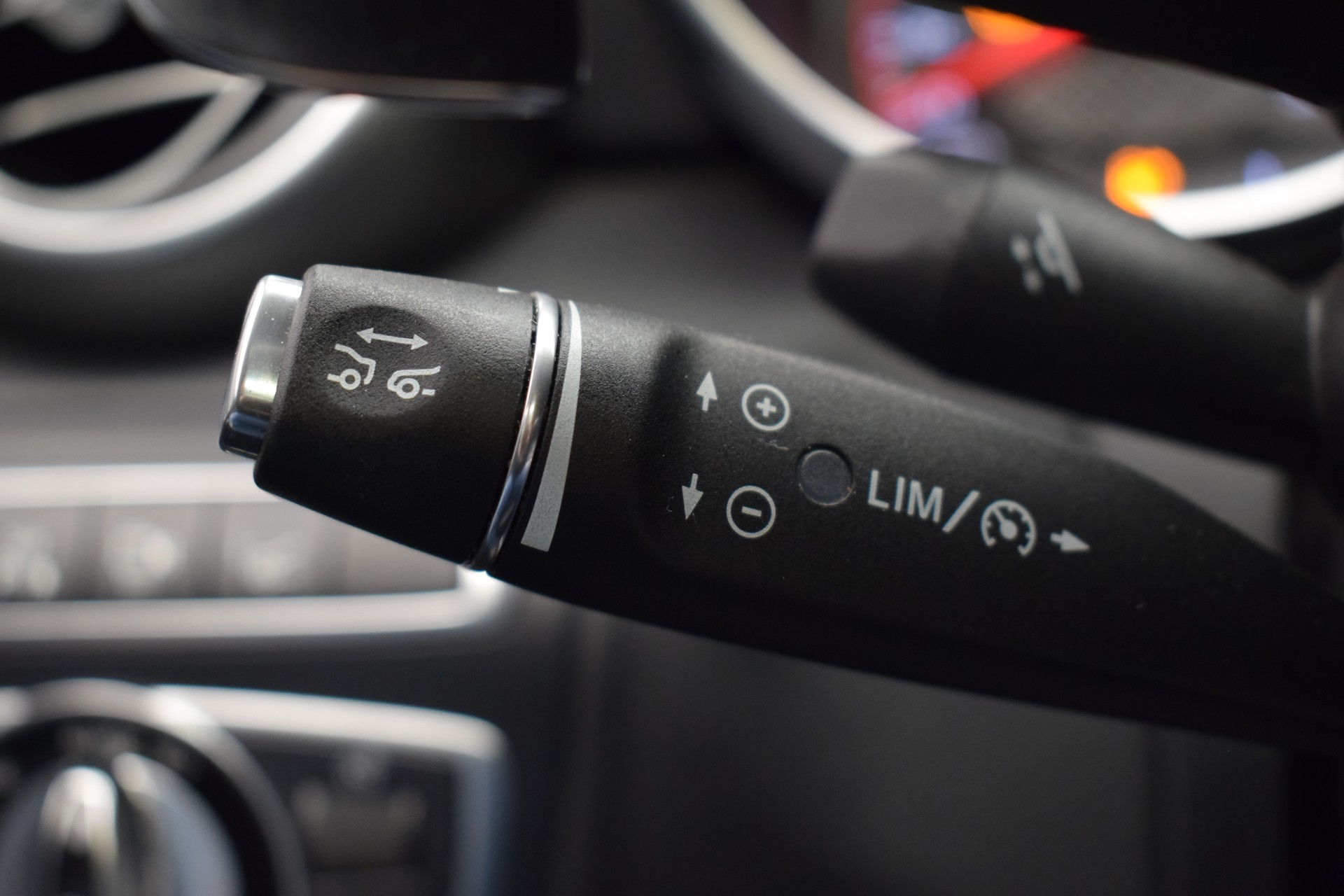 MERCEDES-BENZ C 63 S Cabriolet AMG Speedshift-image-30