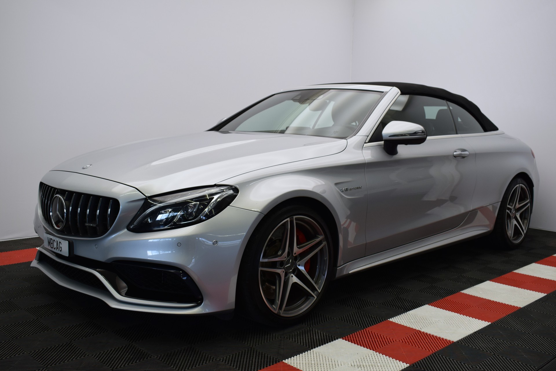 MERCEDES-BENZ C 63 S Cabriolet AMG Speedshift-image-4