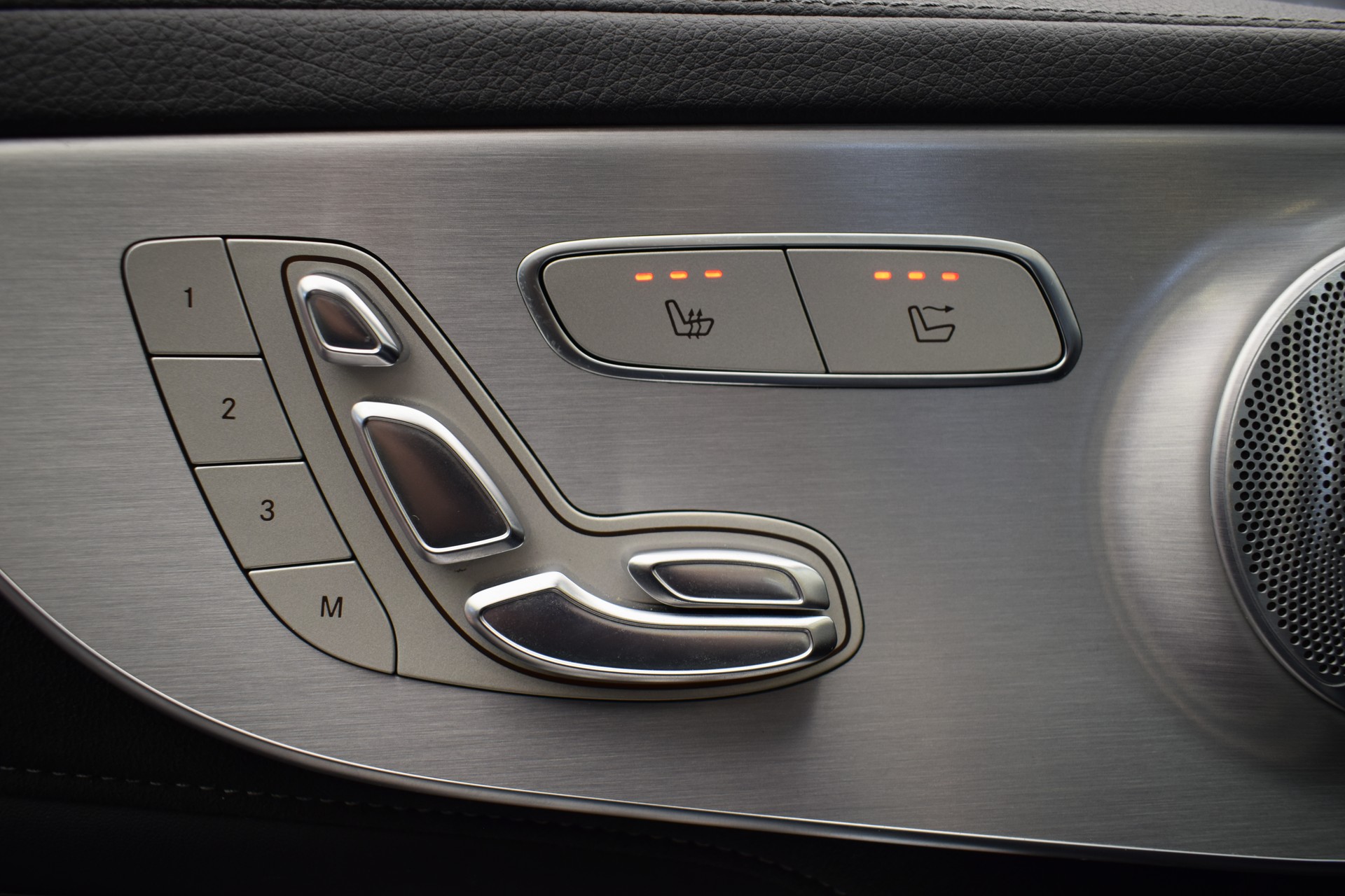 MERCEDES-BENZ C 63 S Cabriolet AMG Speedshift-image-26