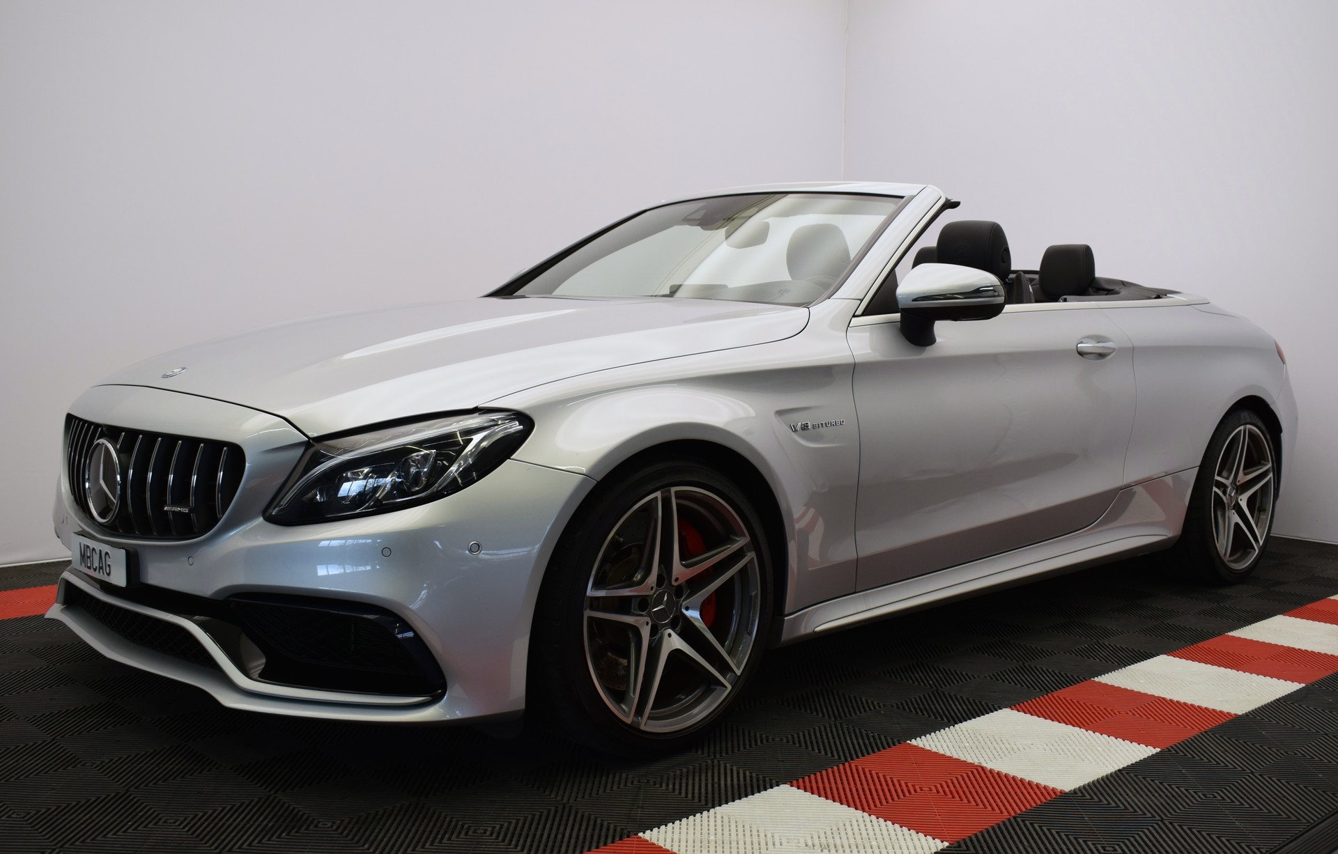 MERCEDES-BENZ C 63 S Cabriolet AMG Speedshift-showroom-element-3