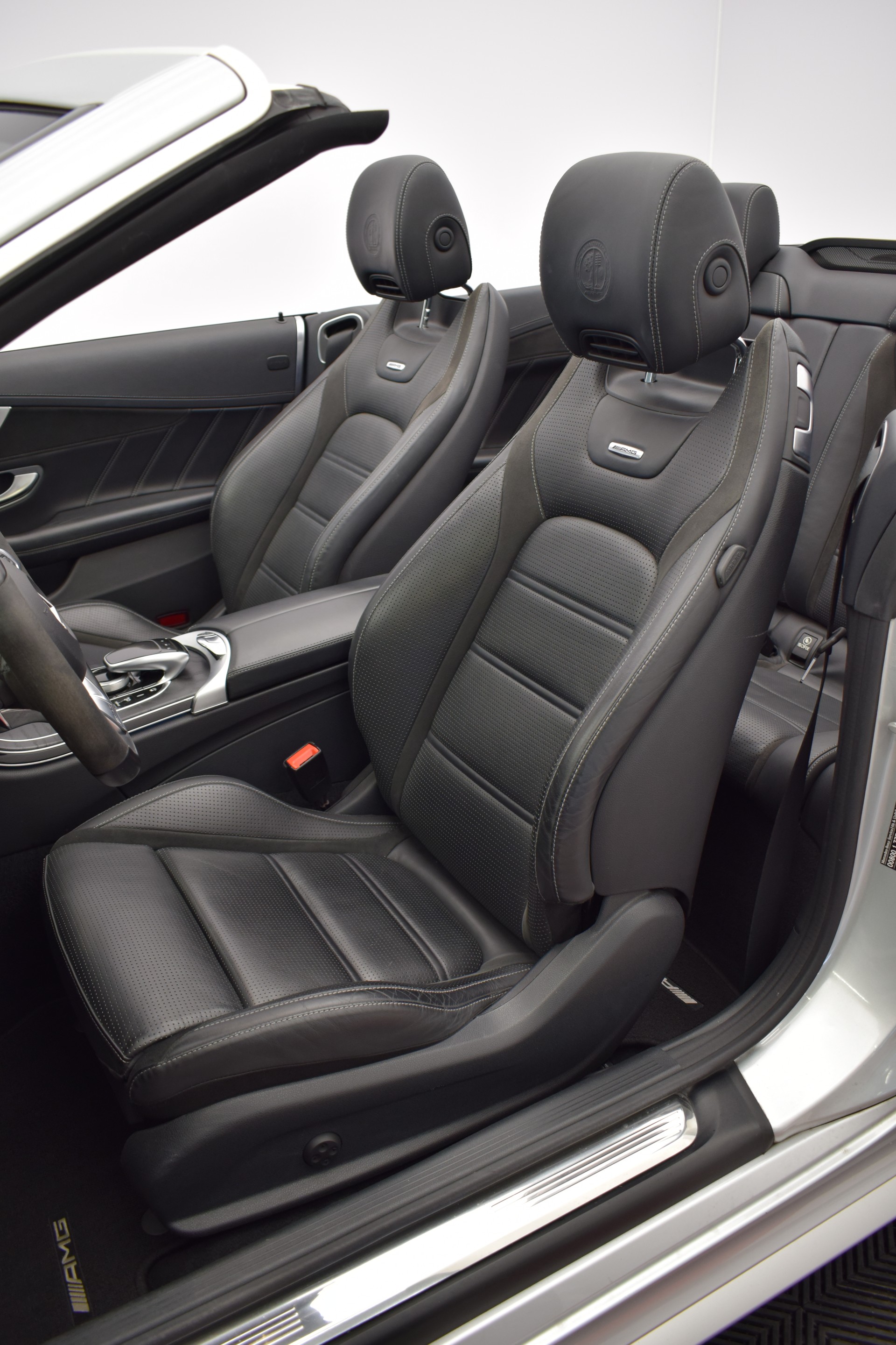 MERCEDES-BENZ C 63 S Cabriolet AMG Speedshift-image-16