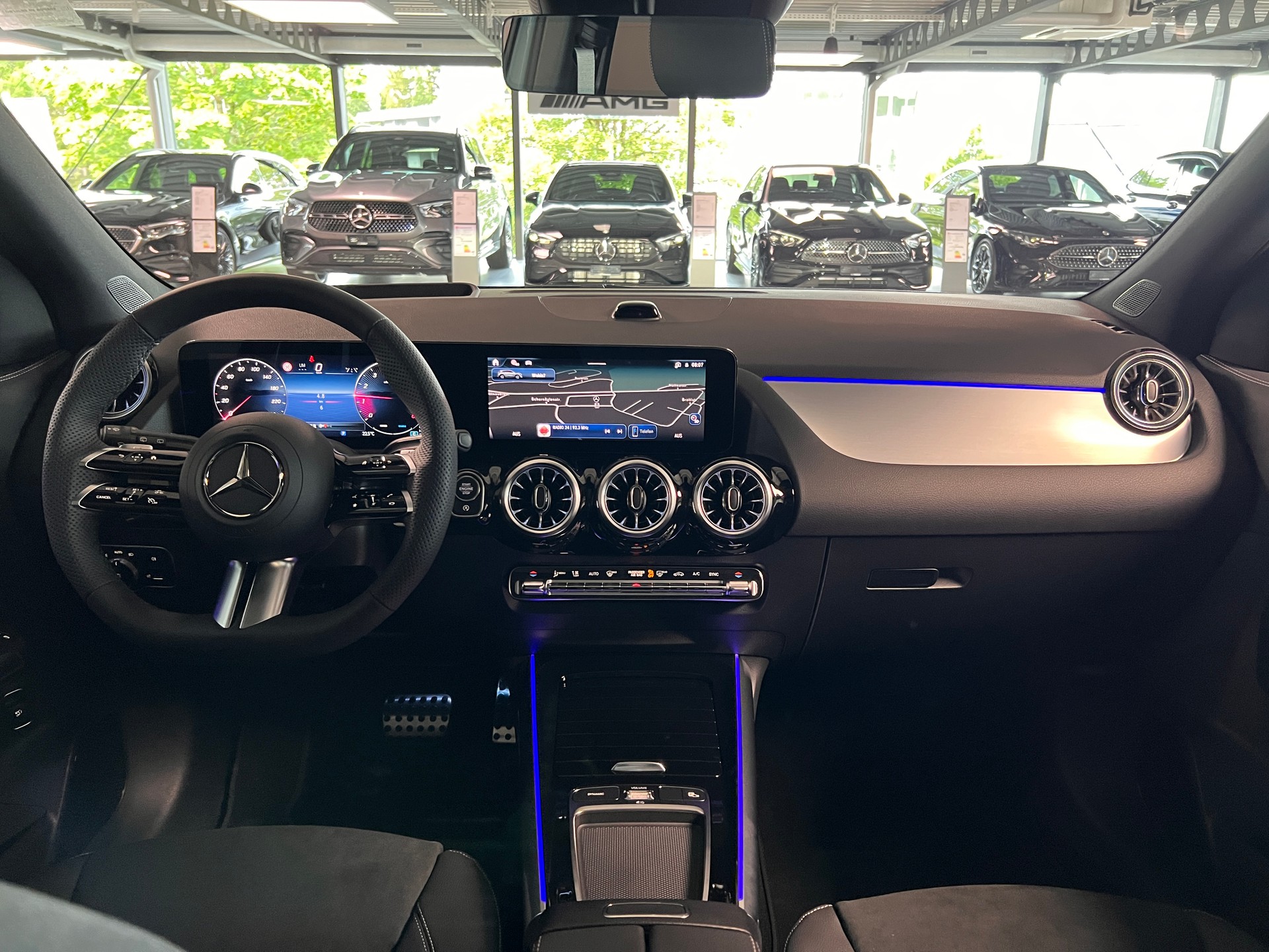 MERCEDES-BENZ GLA 250 4Matic 8G-DCT Swiss Star-image-10