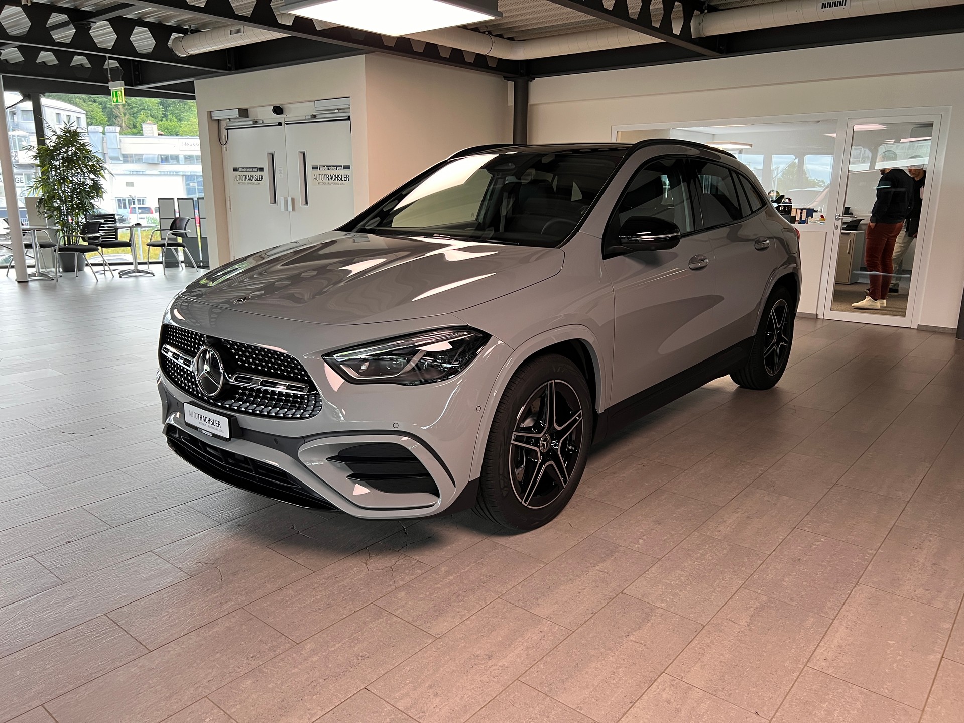 MERCEDES-BENZ GLA 250 4Matic 8G-DCT Swiss Star-image-3
