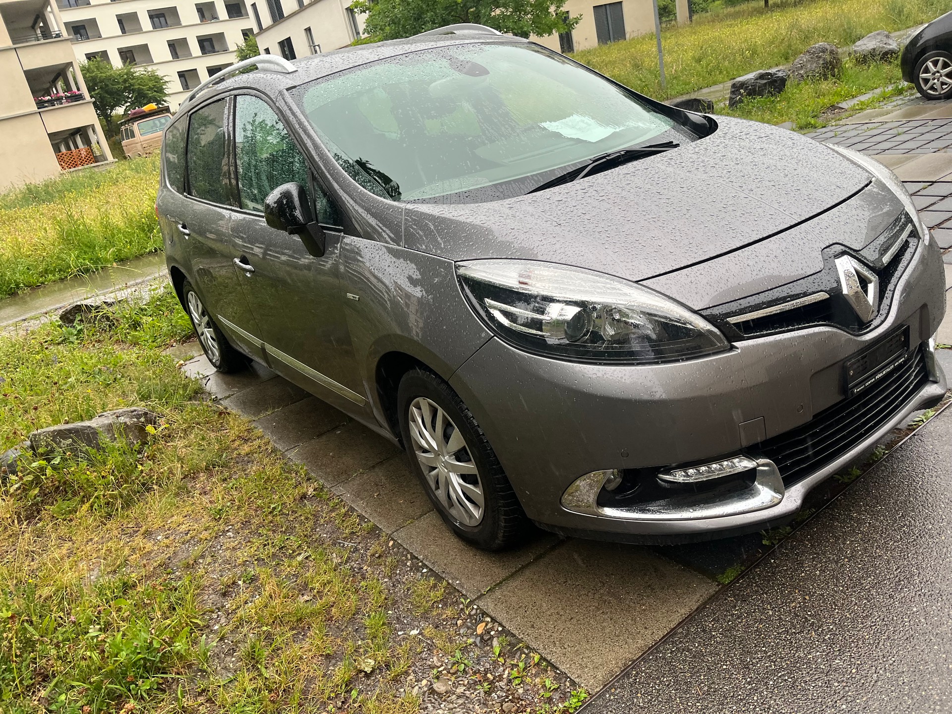 RENAULT Grand Scénic 1.5 dCi Bose-image-1