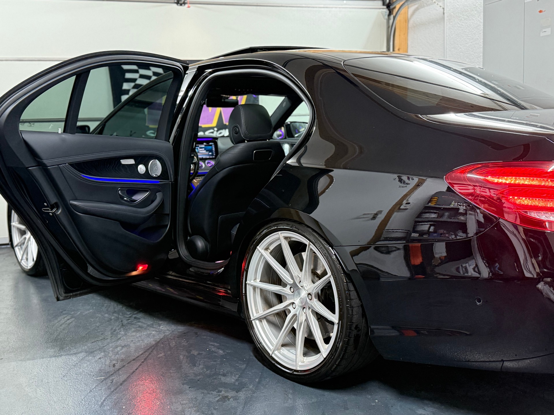 MERCEDES-BENZ E 450 AMG Line 4Matic 9G-Tronic-image-12