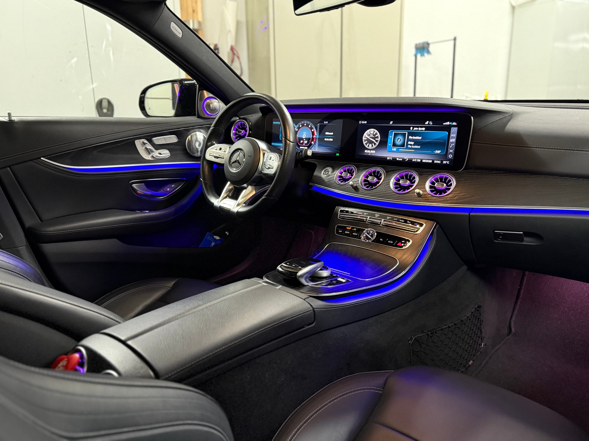 MERCEDES-BENZ E 450 AMG Line 4Matic 9G-Tronic-image-6