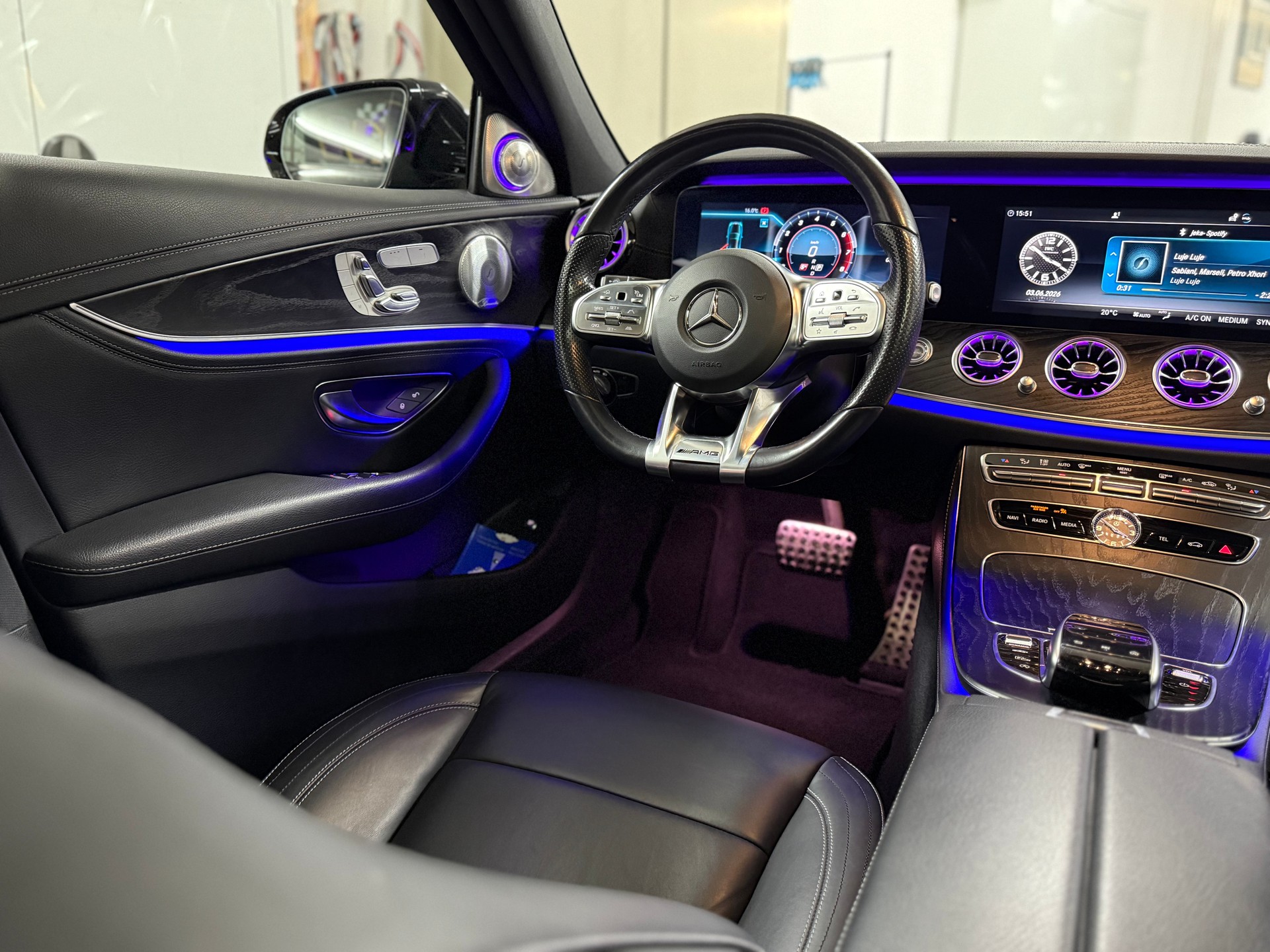 MERCEDES-BENZ E 450 AMG Line 4Matic 9G-Tronic-image-4