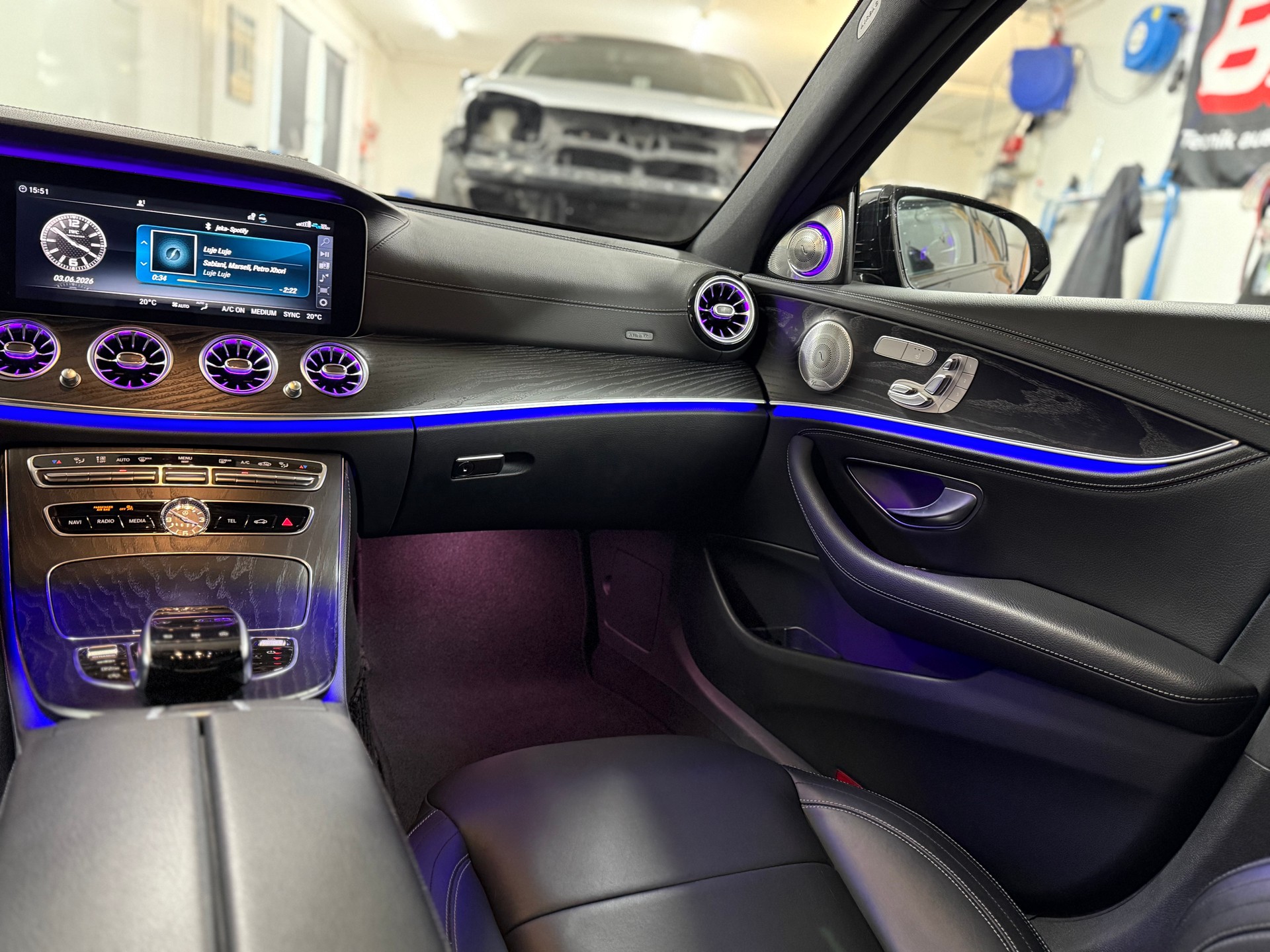 MERCEDES-BENZ E 450 AMG Line 4Matic 9G-Tronic-image-5