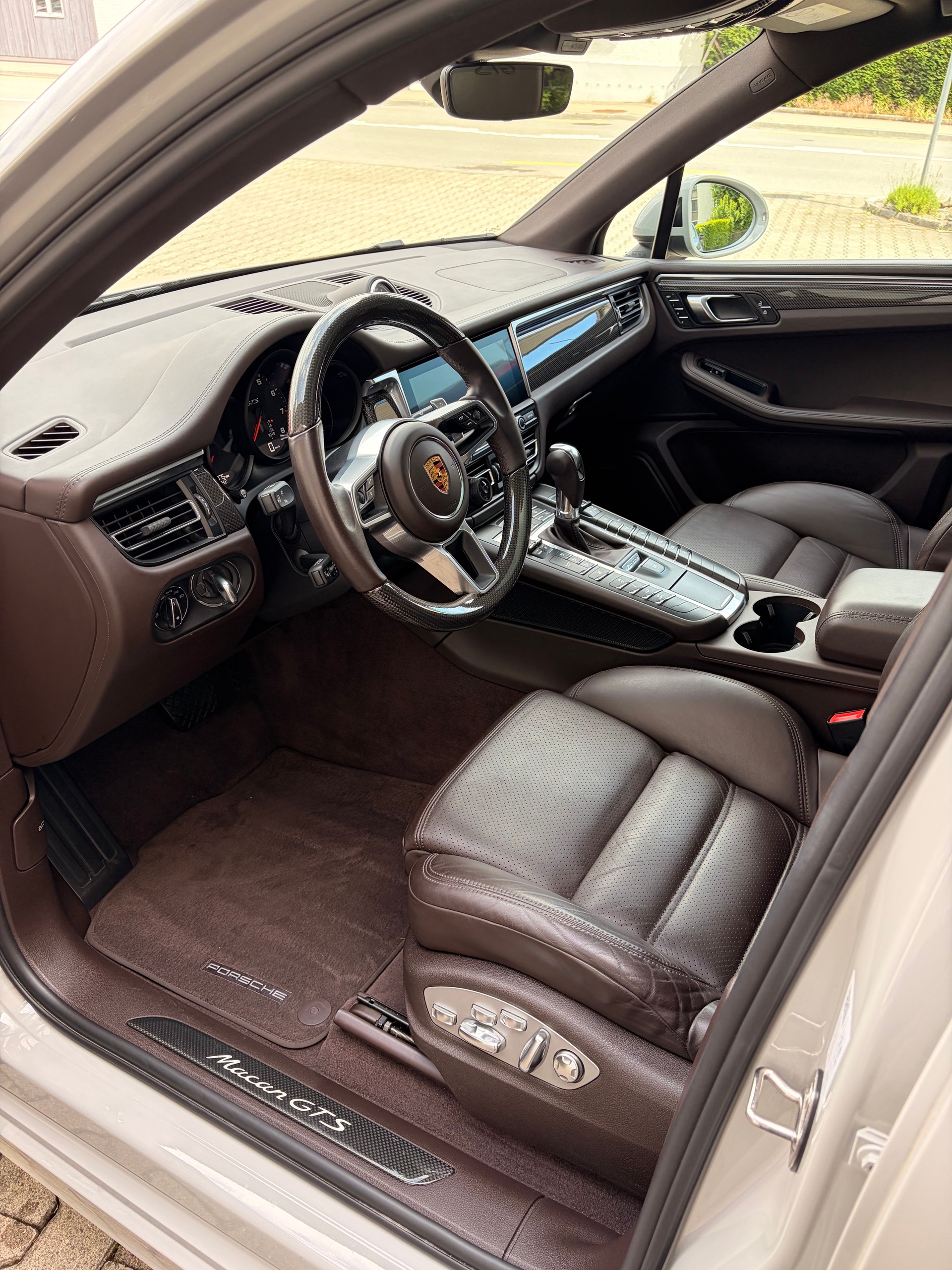 PORSCHE Macan GTS PDK-image-6