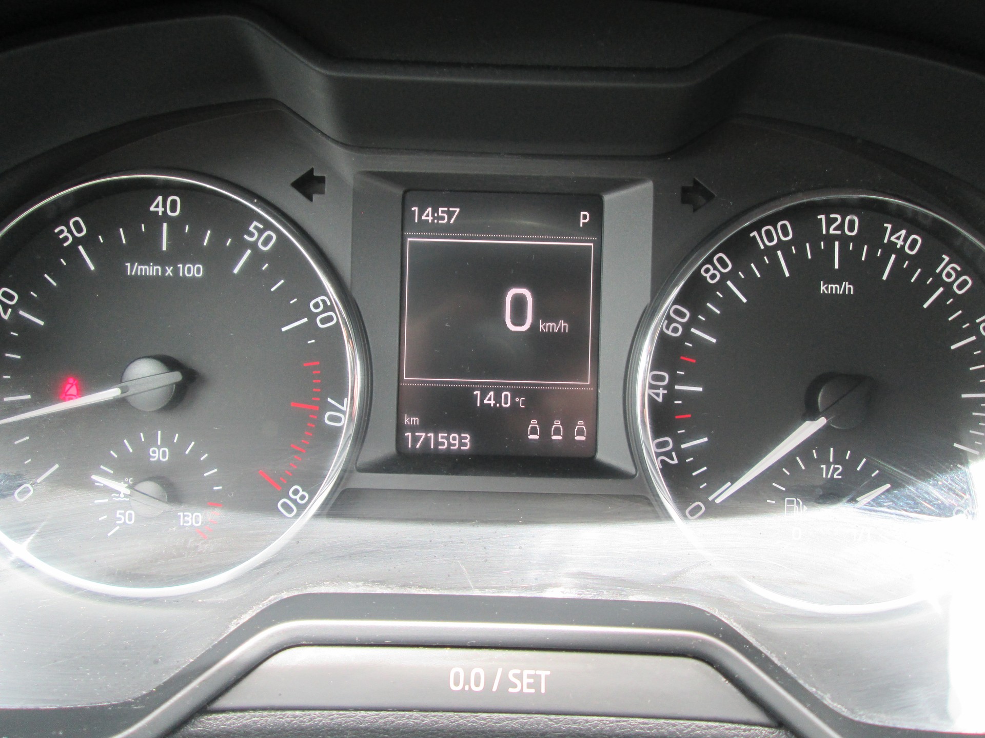 SKODA Octavia Combi 1.8 TSI Elegance 4x4 DSG-image-12