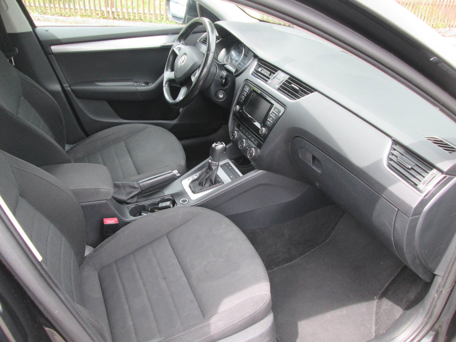 SKODA Octavia Combi 1.8 TSI Elegance 4x4 DSG-image-11