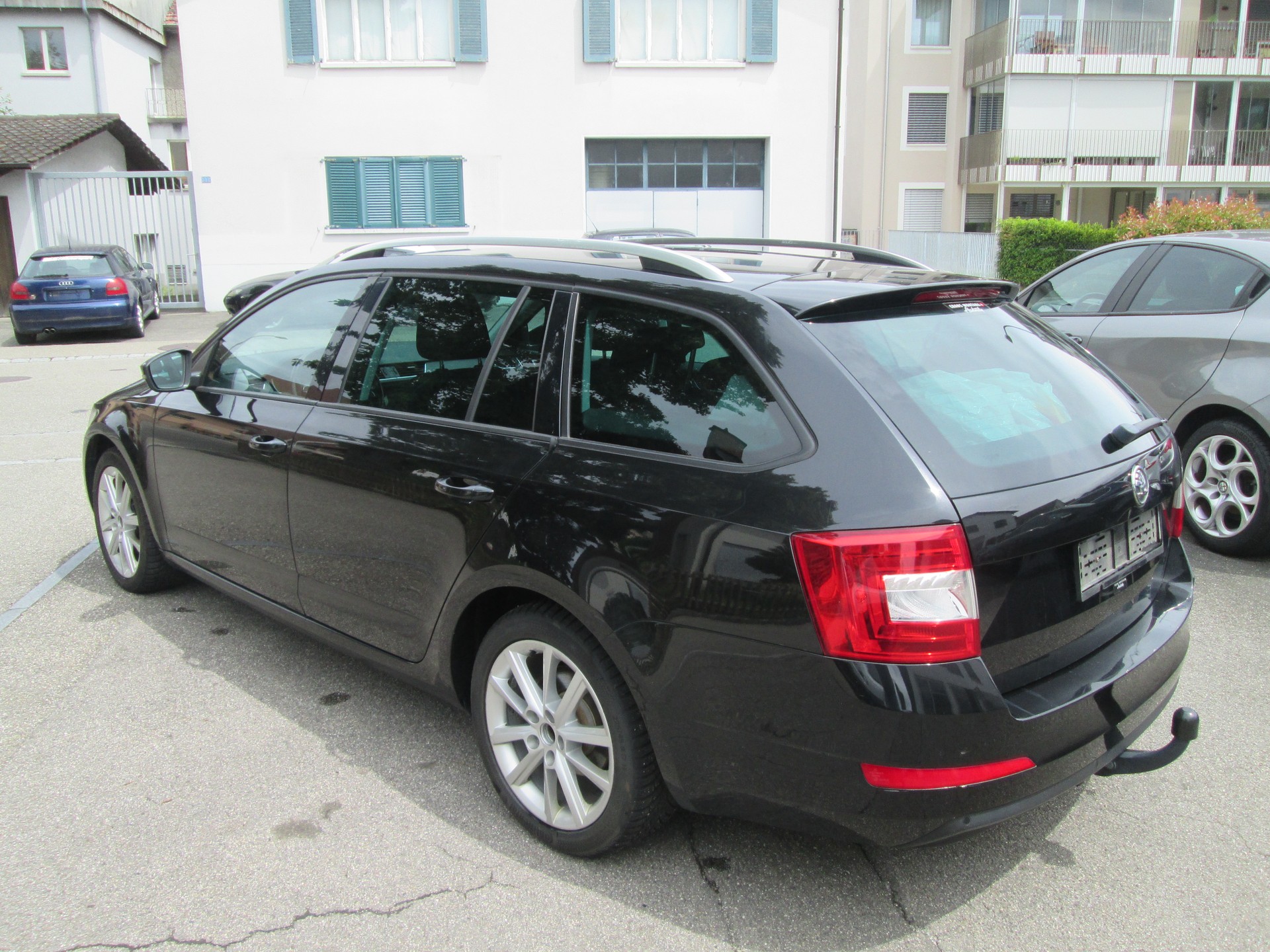 SKODA Octavia Combi 1.8 TSI Elegance 4x4 DSG-image-2