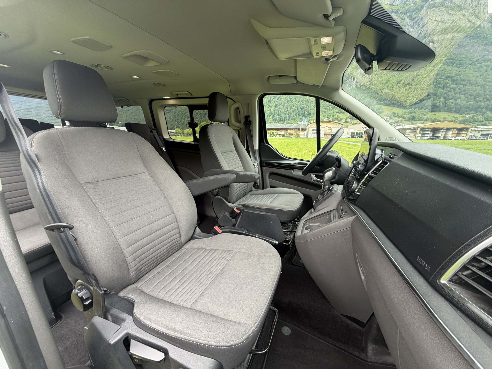 FORD Tourneo Custom 320 L1 2.0 TDCi 185 Titanium-image-12