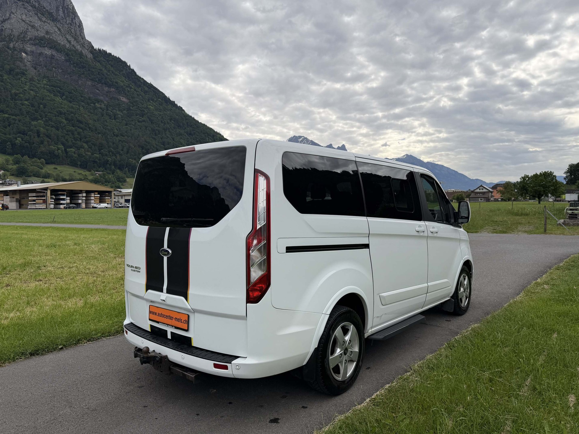 FORD Tourneo Custom 320 L1 2.0 TDCi 185 Titanium-image-8