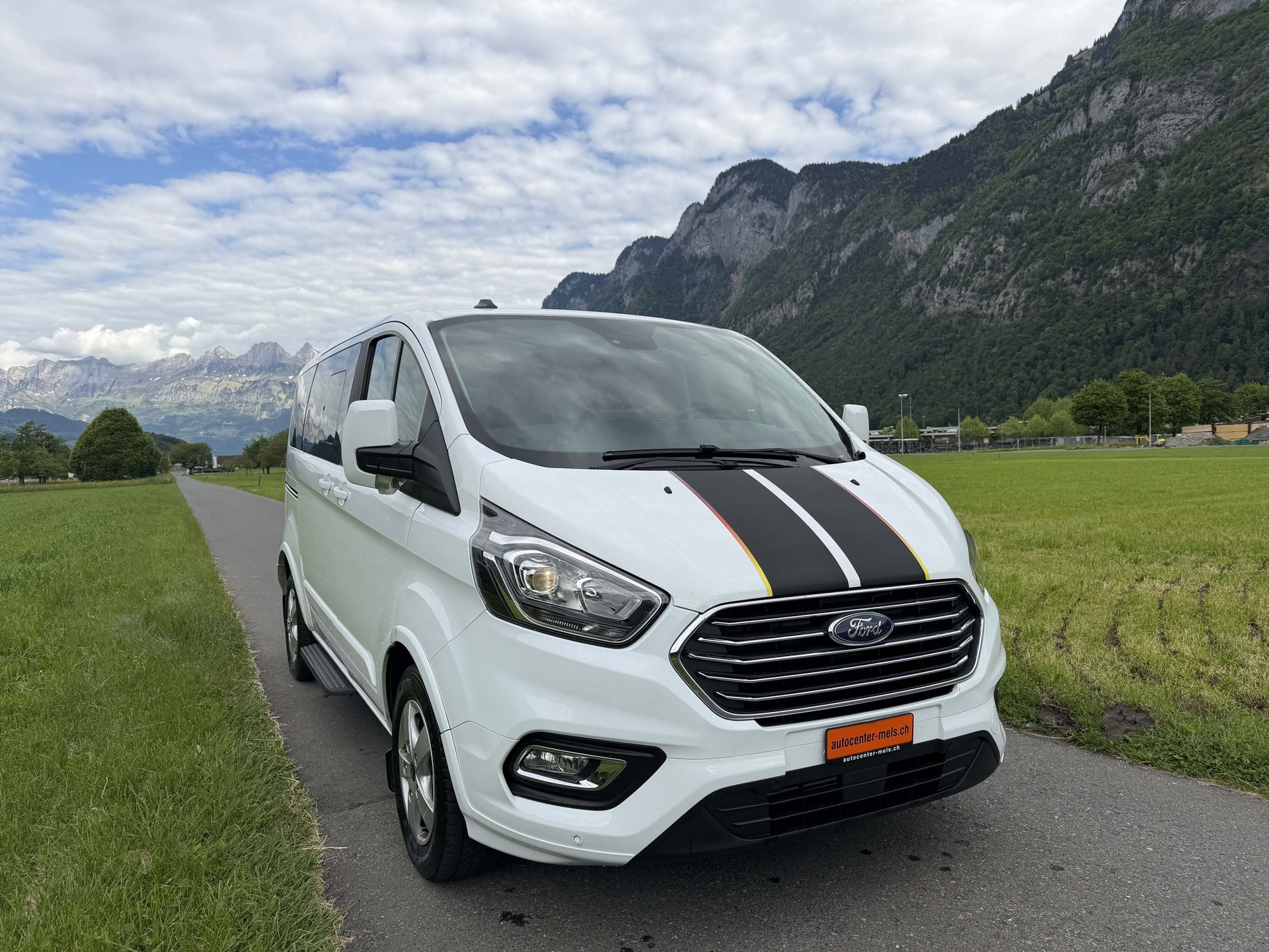 FORD Tourneo Custom 320 L1 2.0 TDCi 185 Titanium-image-0