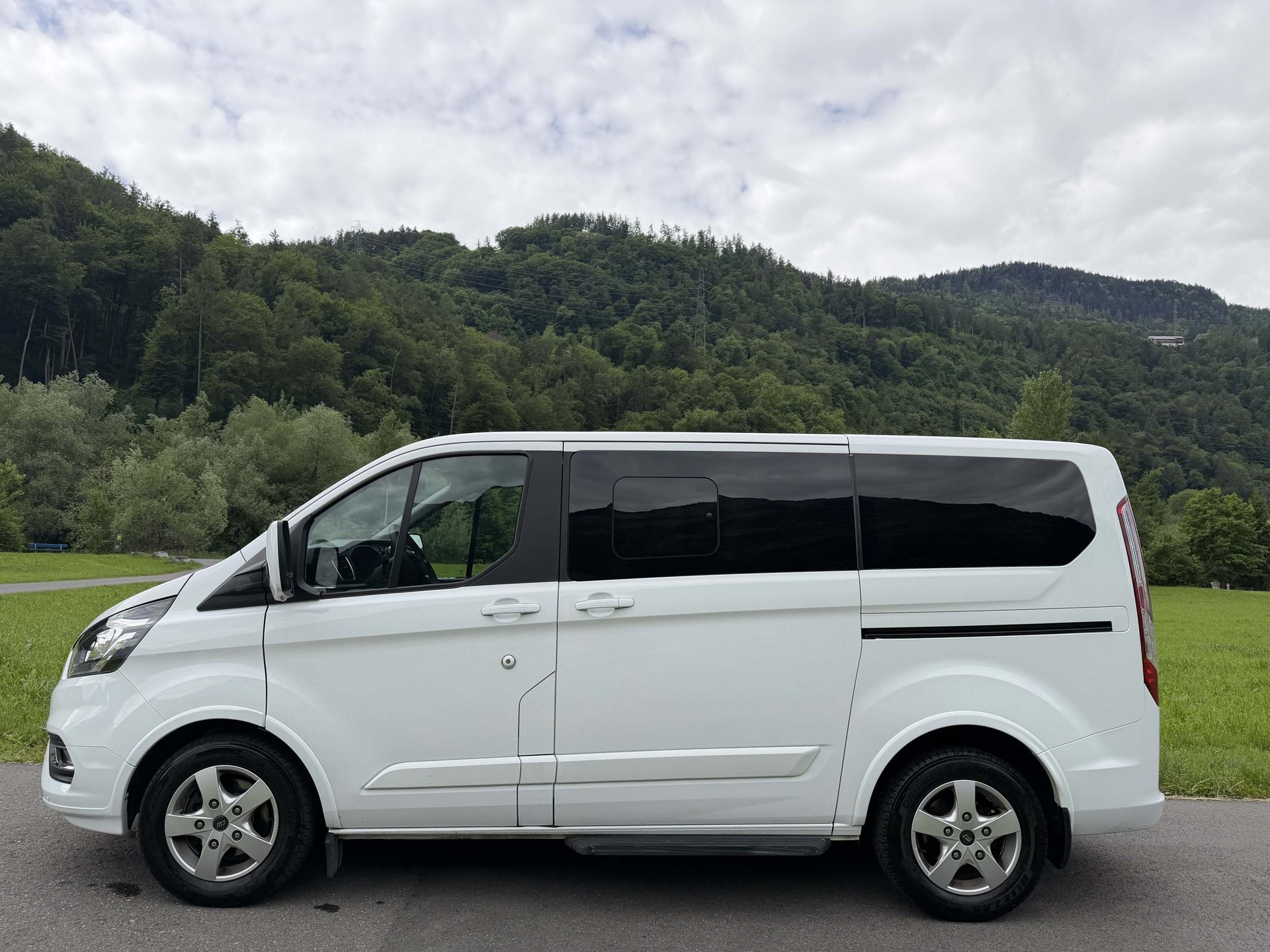 FORD Tourneo Custom 320 L1 2.0 TDCi 185 Titanium-image-4