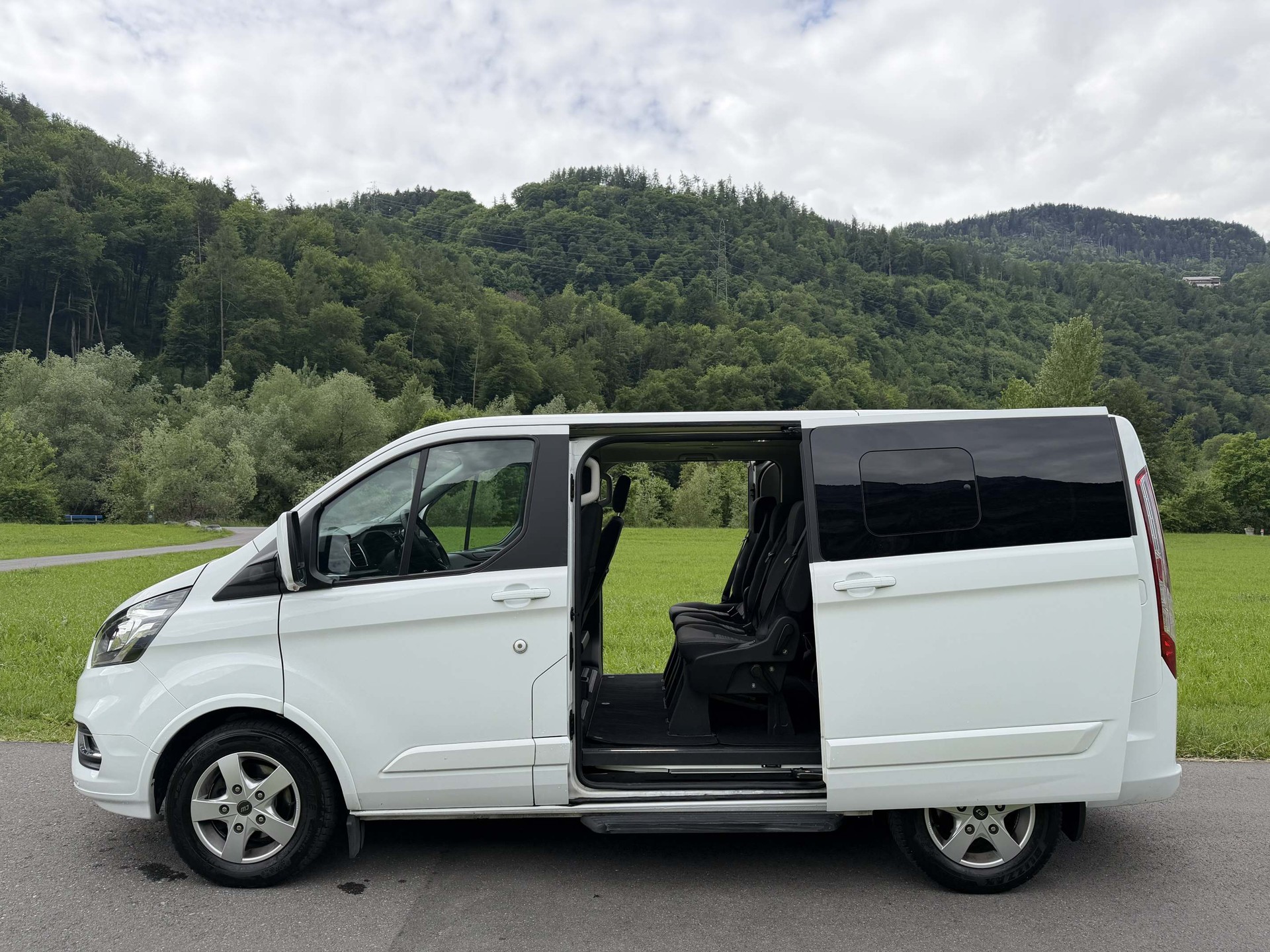 FORD Tourneo Custom 320 L1 2.0 TDCi 185 Titanium-image-14