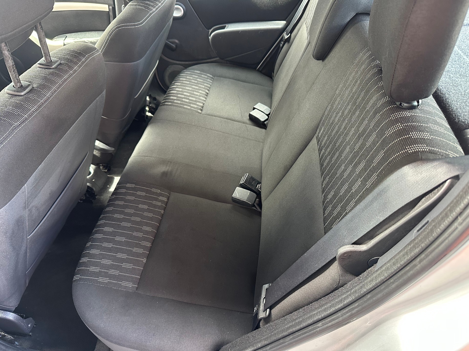 DACIA Sandero 1.6 Ambiance-image-10