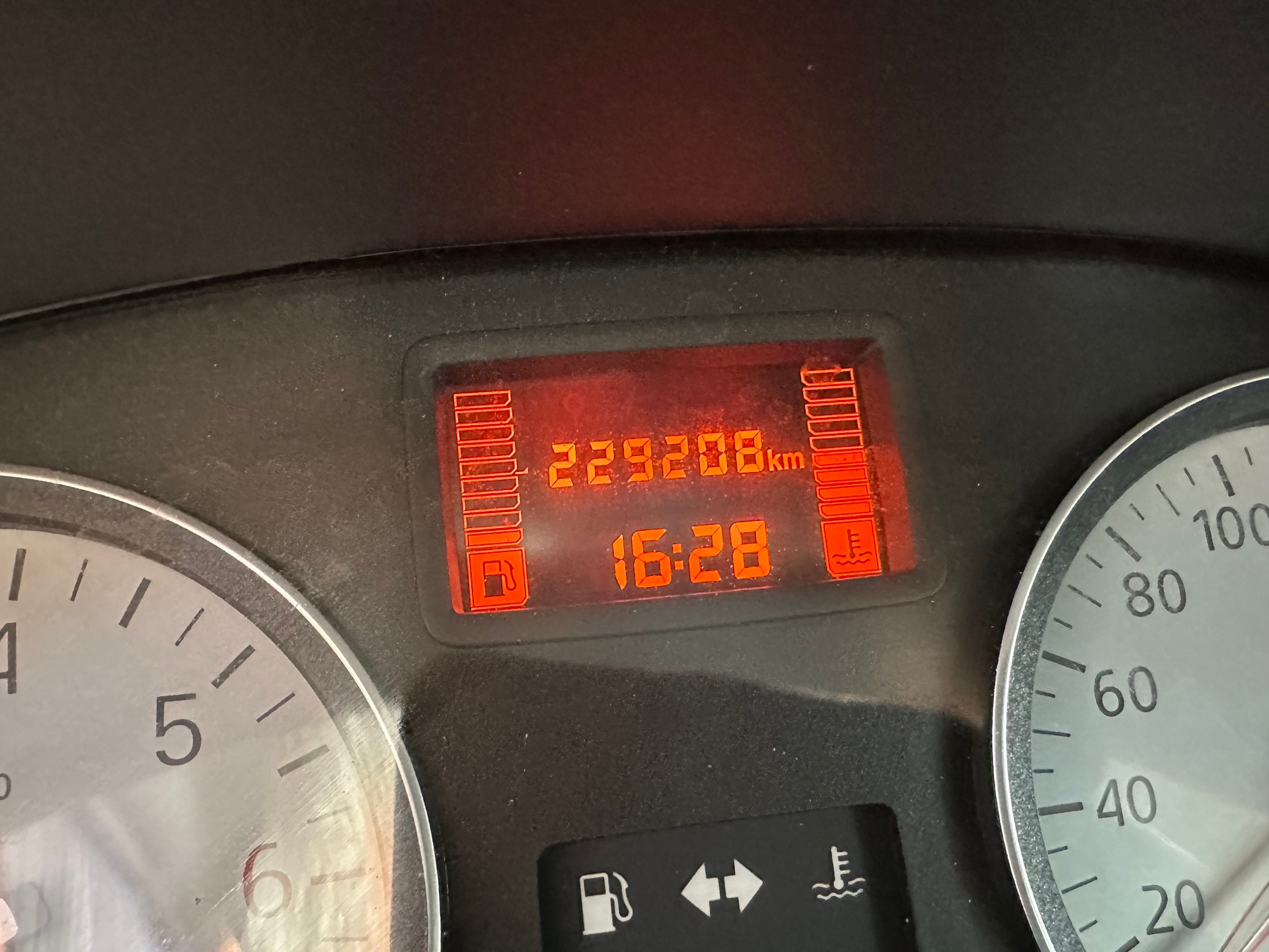 DACIA Sandero 1.6 Ambiance-image-6