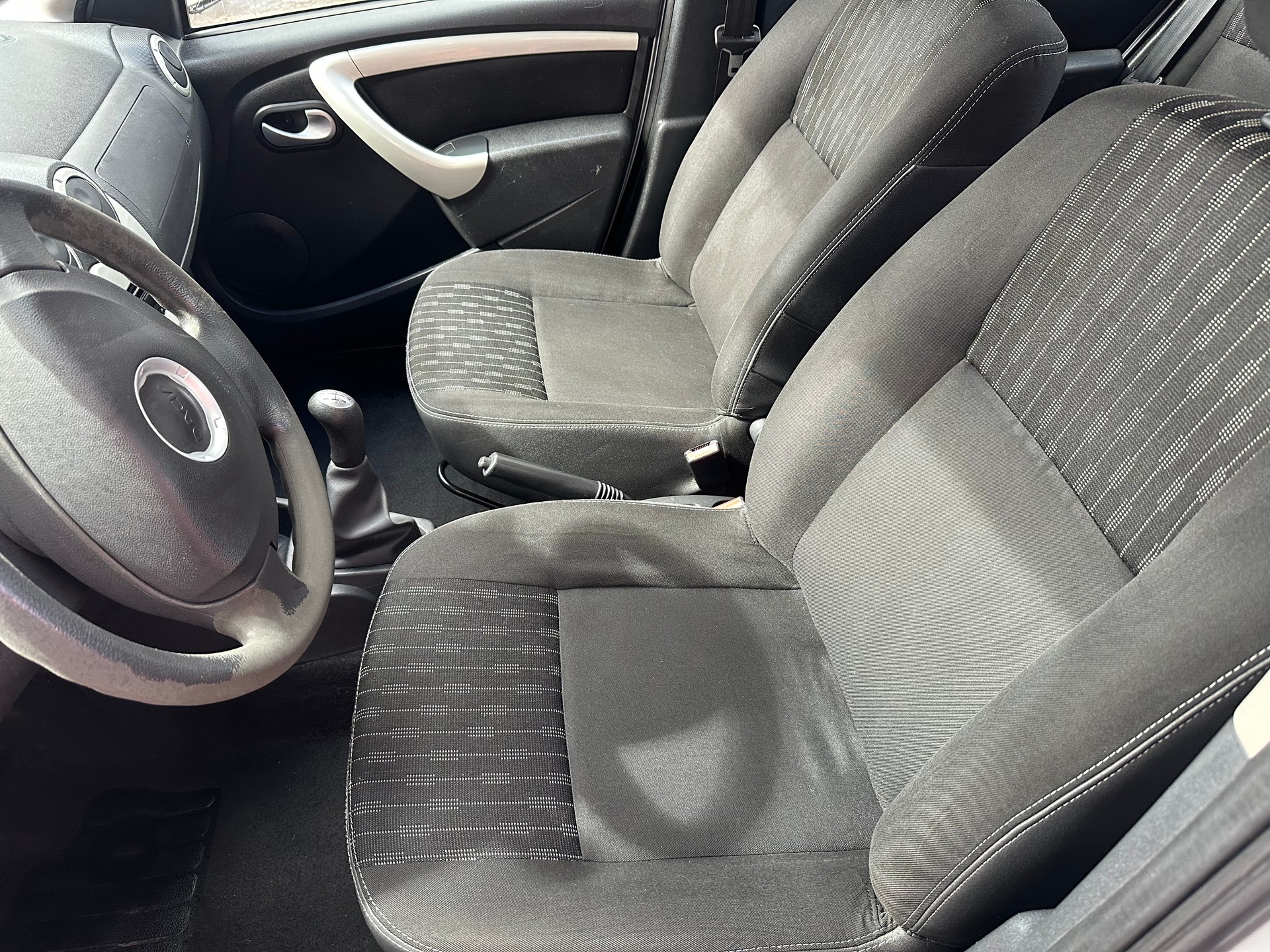 DACIA Sandero 1.6 Ambiance-image-9