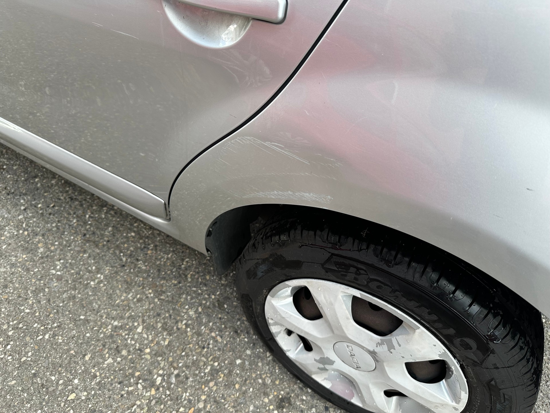 DACIA Sandero 1.6 Ambiance-image-5
