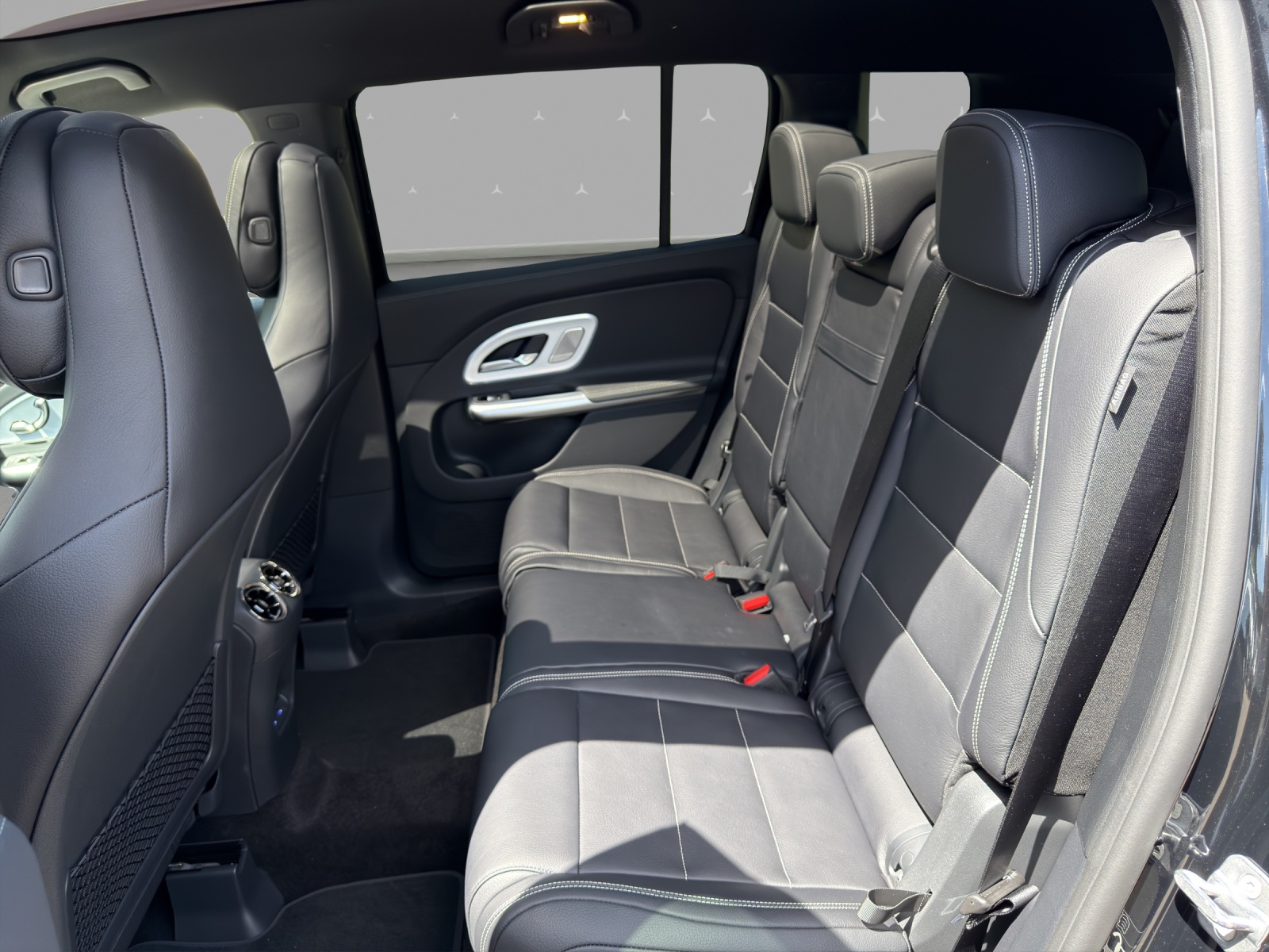 MERCEDES-BENZ GLB 220 4Matic 8G-Tronic-image-13