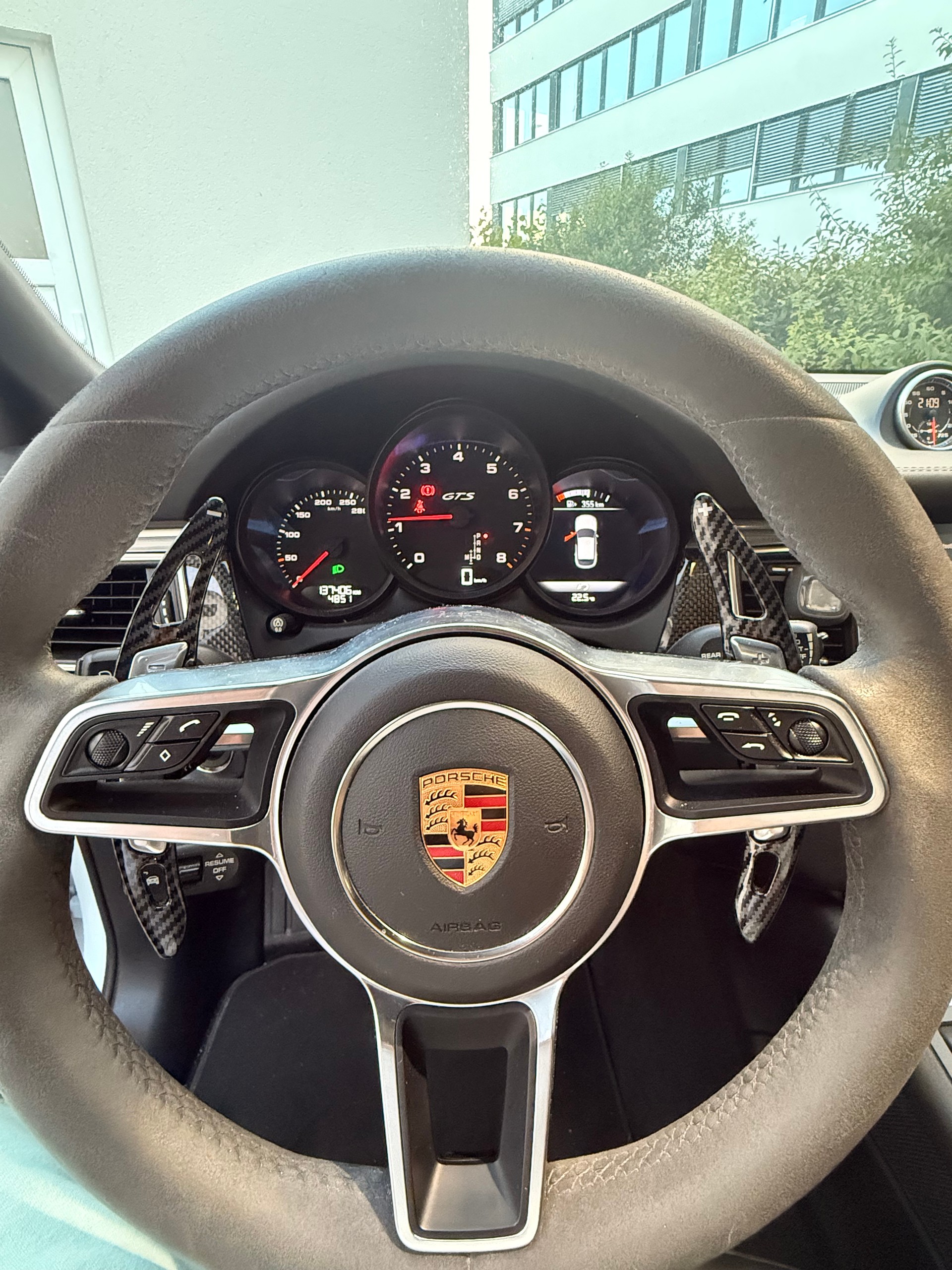 PORSCHE 3.0 V6 GTS-image-5