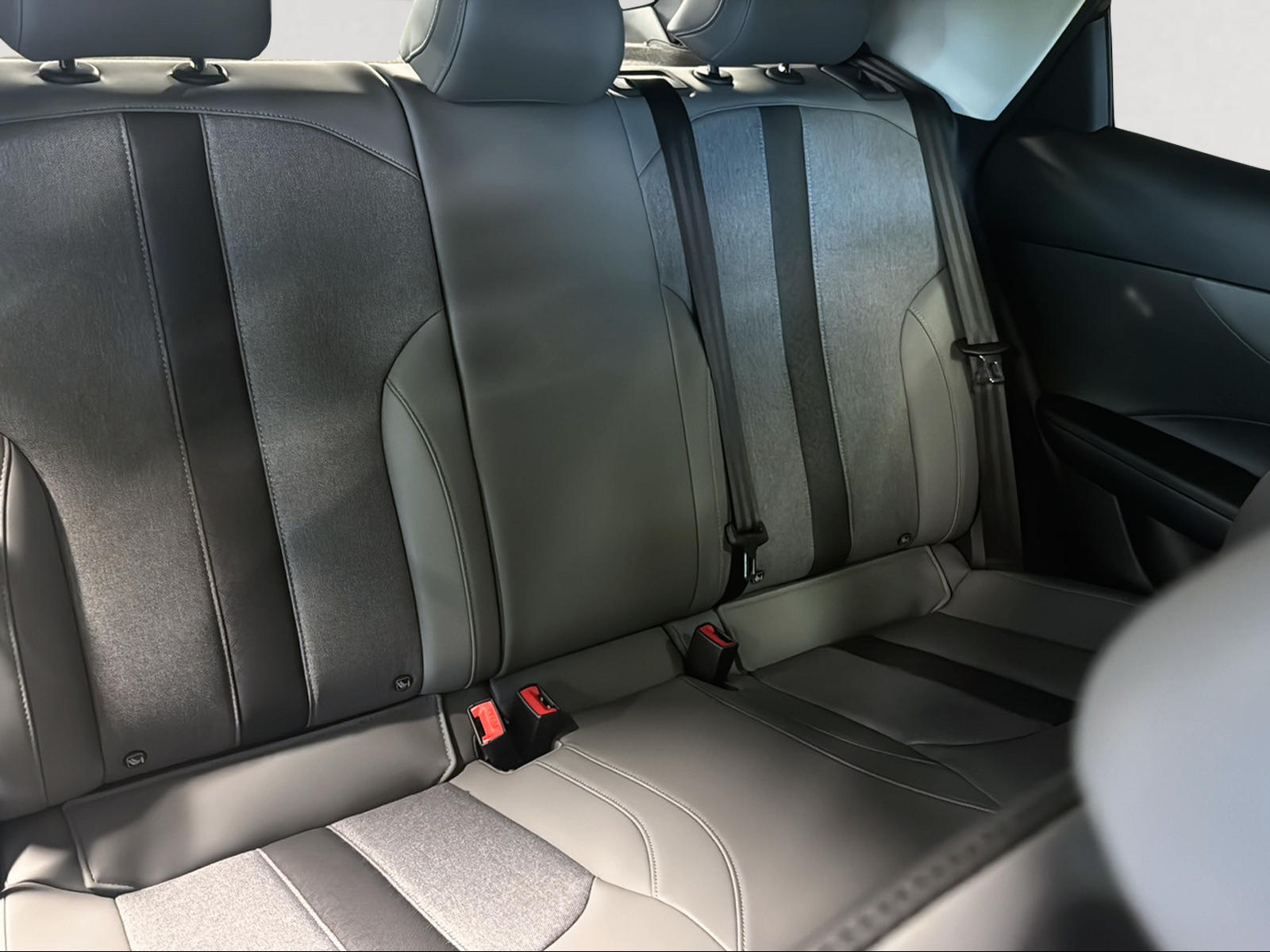 MG 4 EV 64kWh Premium-image-26