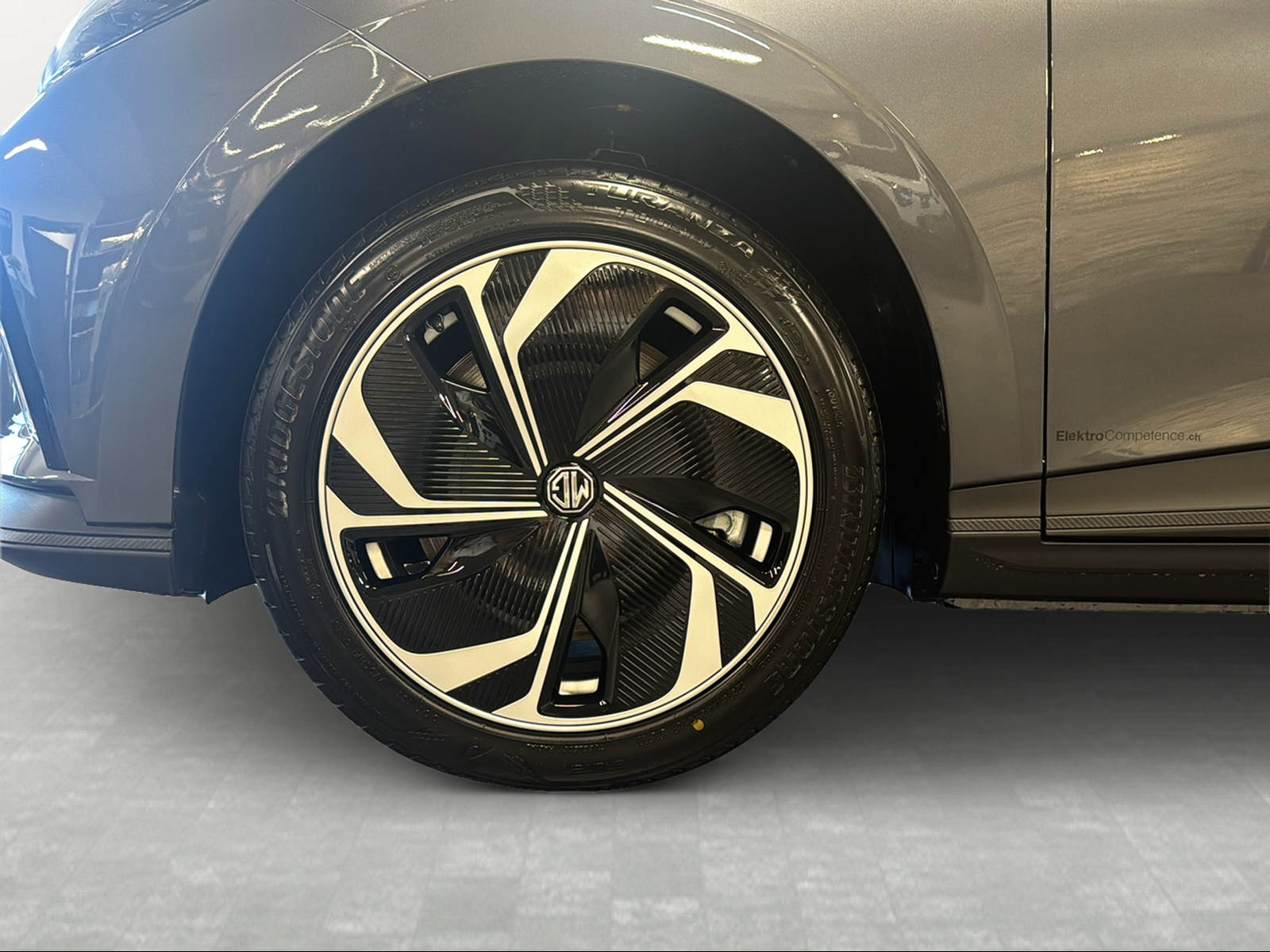 MG 4 EV 64kWh Premium-image-19