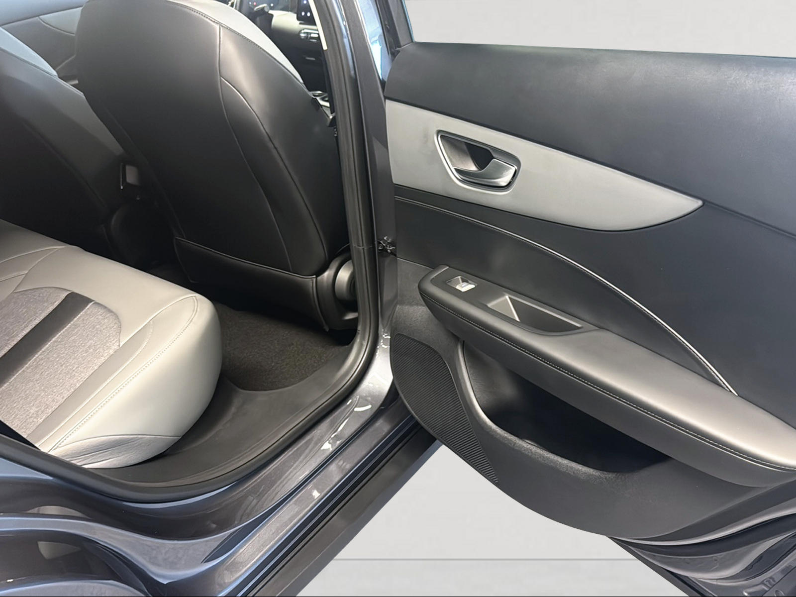 MG 4 EV 64kWh Premium-image-23