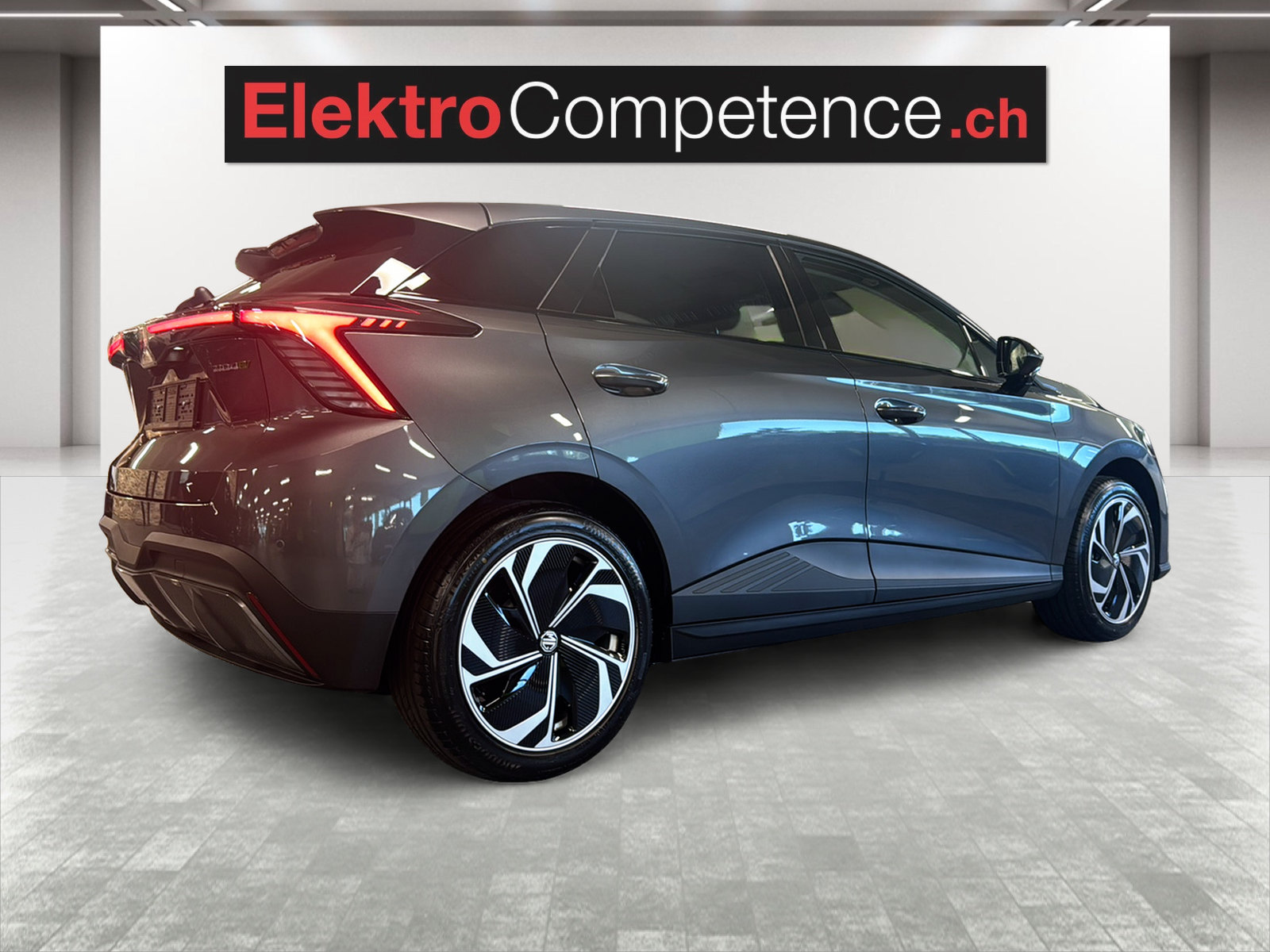 MG 4 EV 64kWh Premium-image-5
