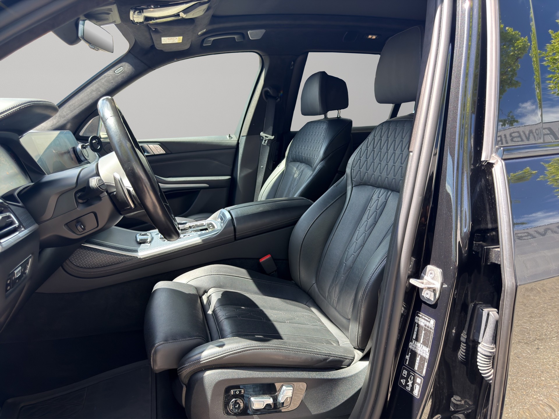BMW X7 xDrive 48V 40d Steptronic-image-10