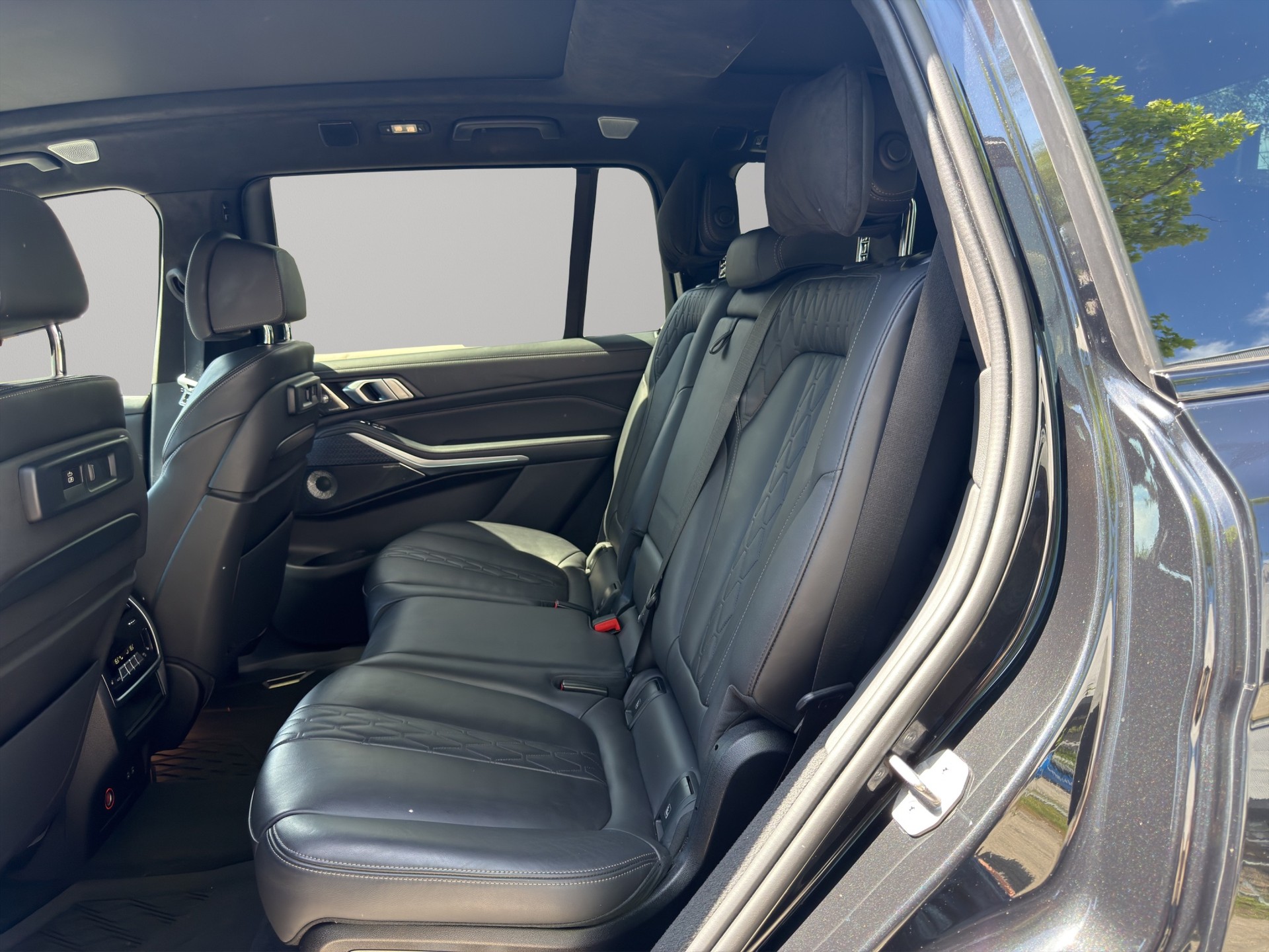 BMW X7 xDrive 48V 40d Steptronic-image-13