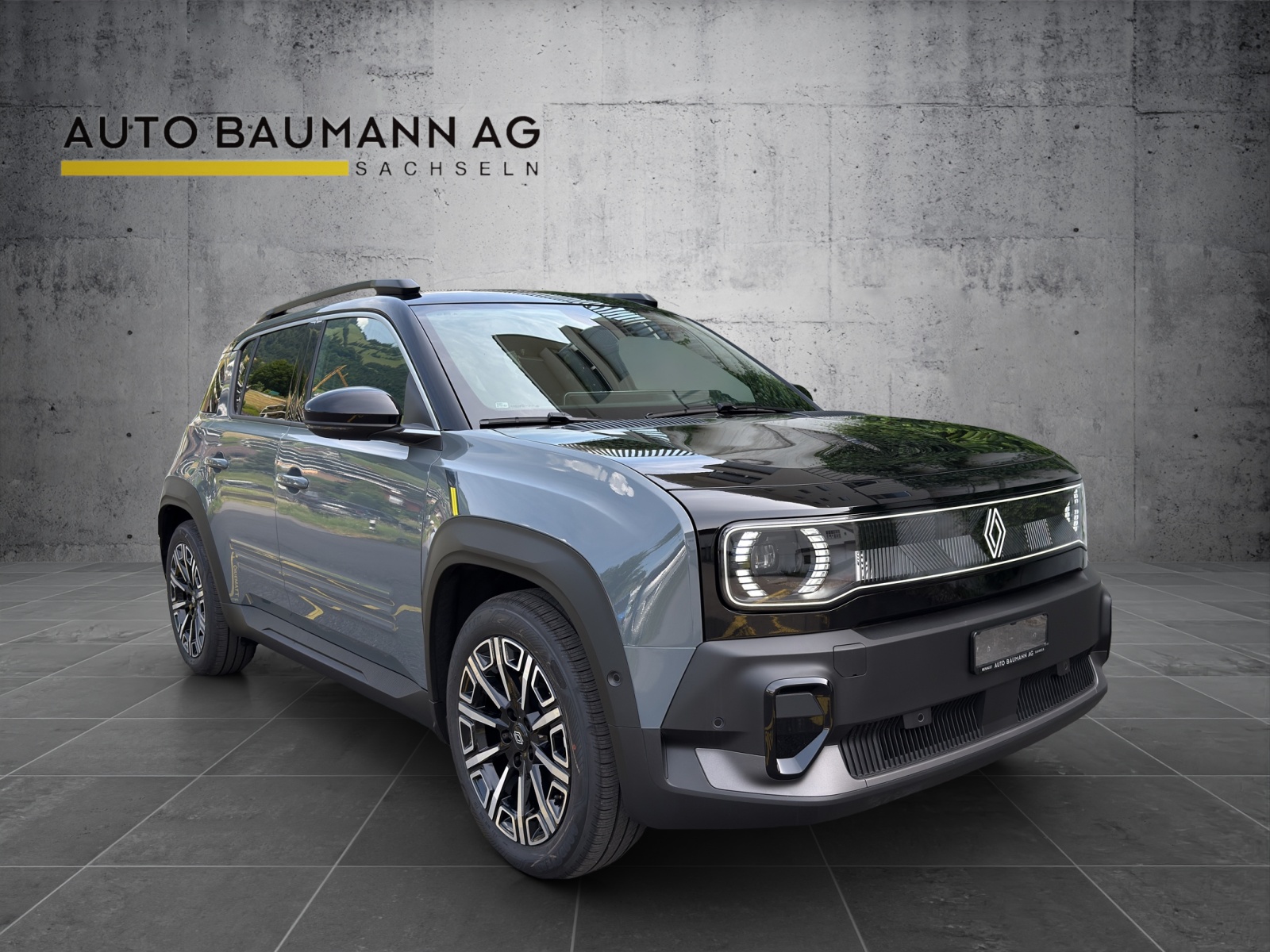 RENAULT R4 E-Tech Comfort Range 52 kWh Iconic-image-2