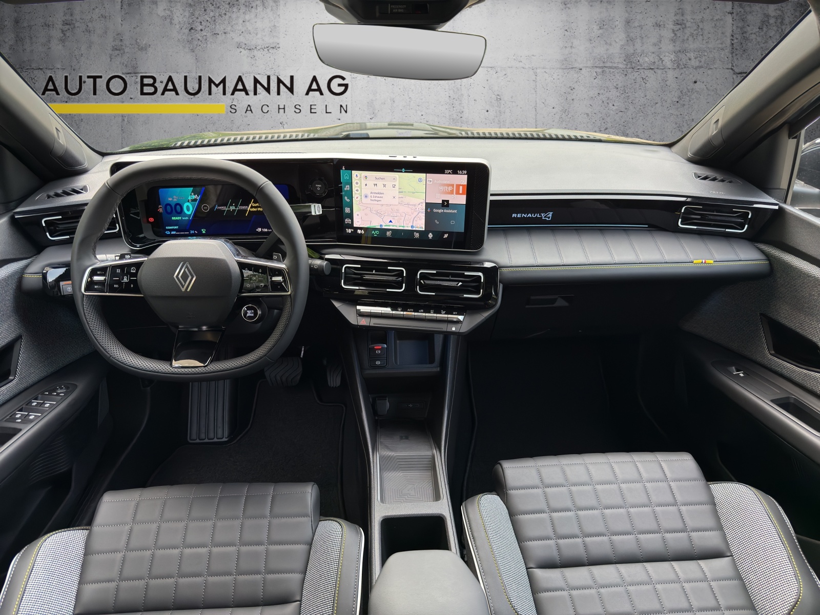 RENAULT R4 E-Tech Comfort Range 52 kWh Iconic-image-12