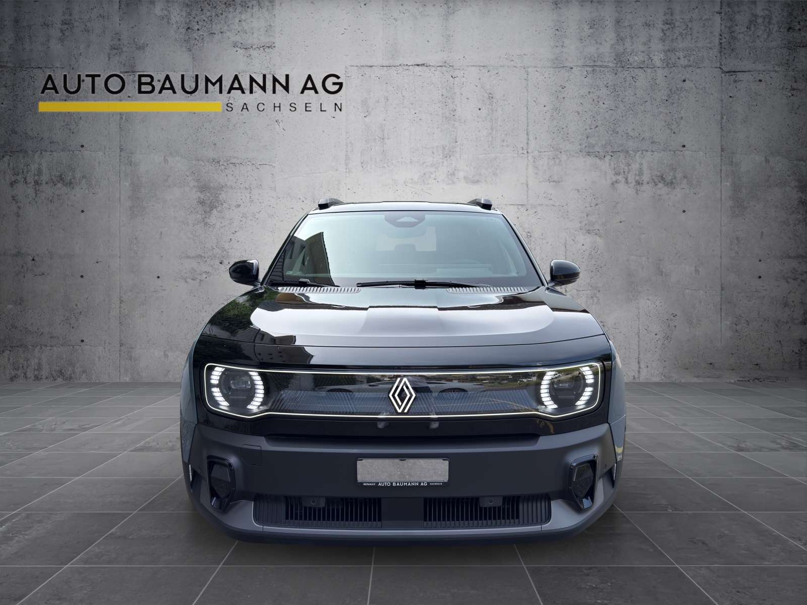 RENAULT R4 E-Tech Comfort Range 52 kWh Iconic-image-4
