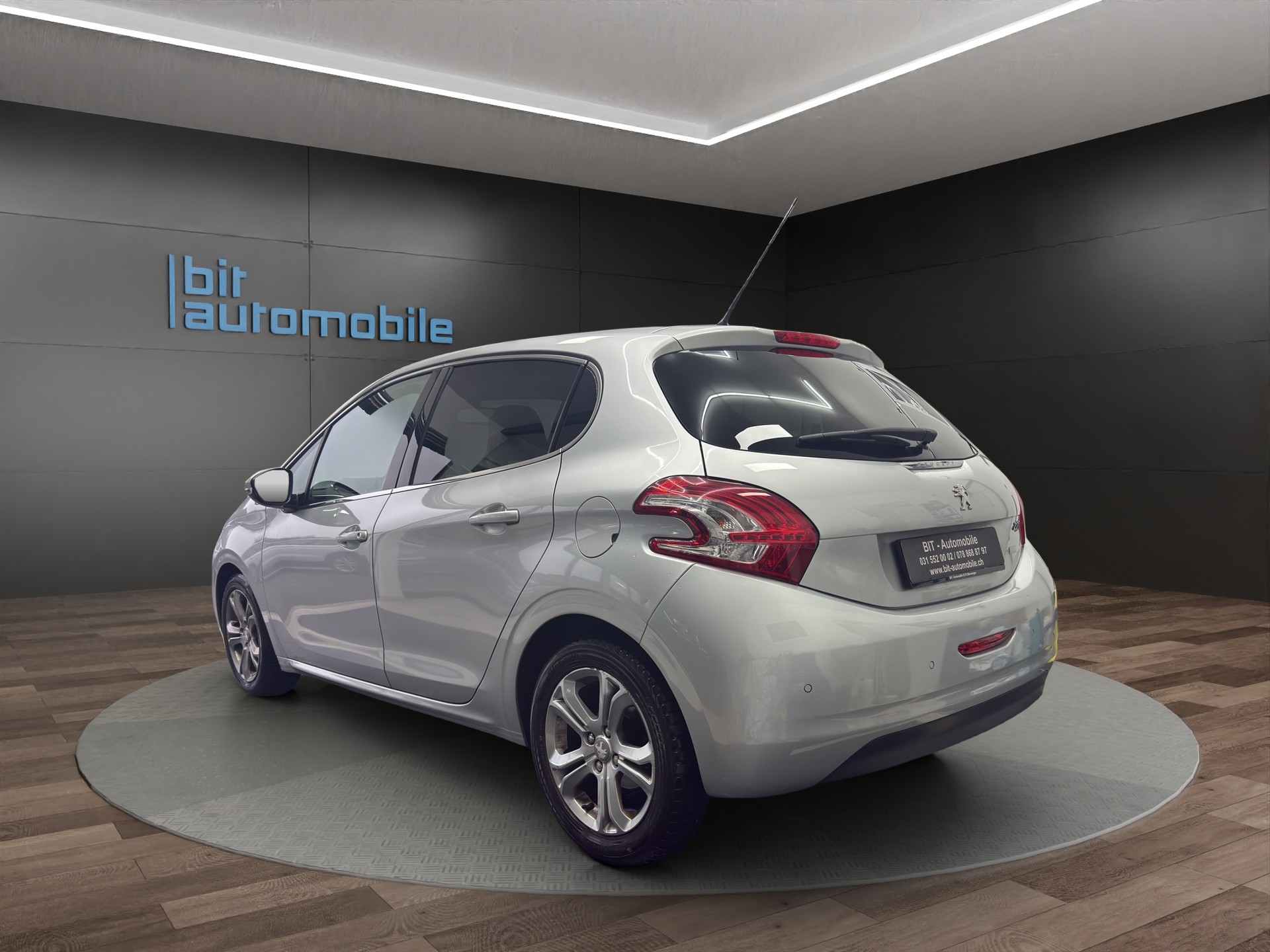 PEUGEOT 208 1.6 VTI Roland Garros Automatik-image-4