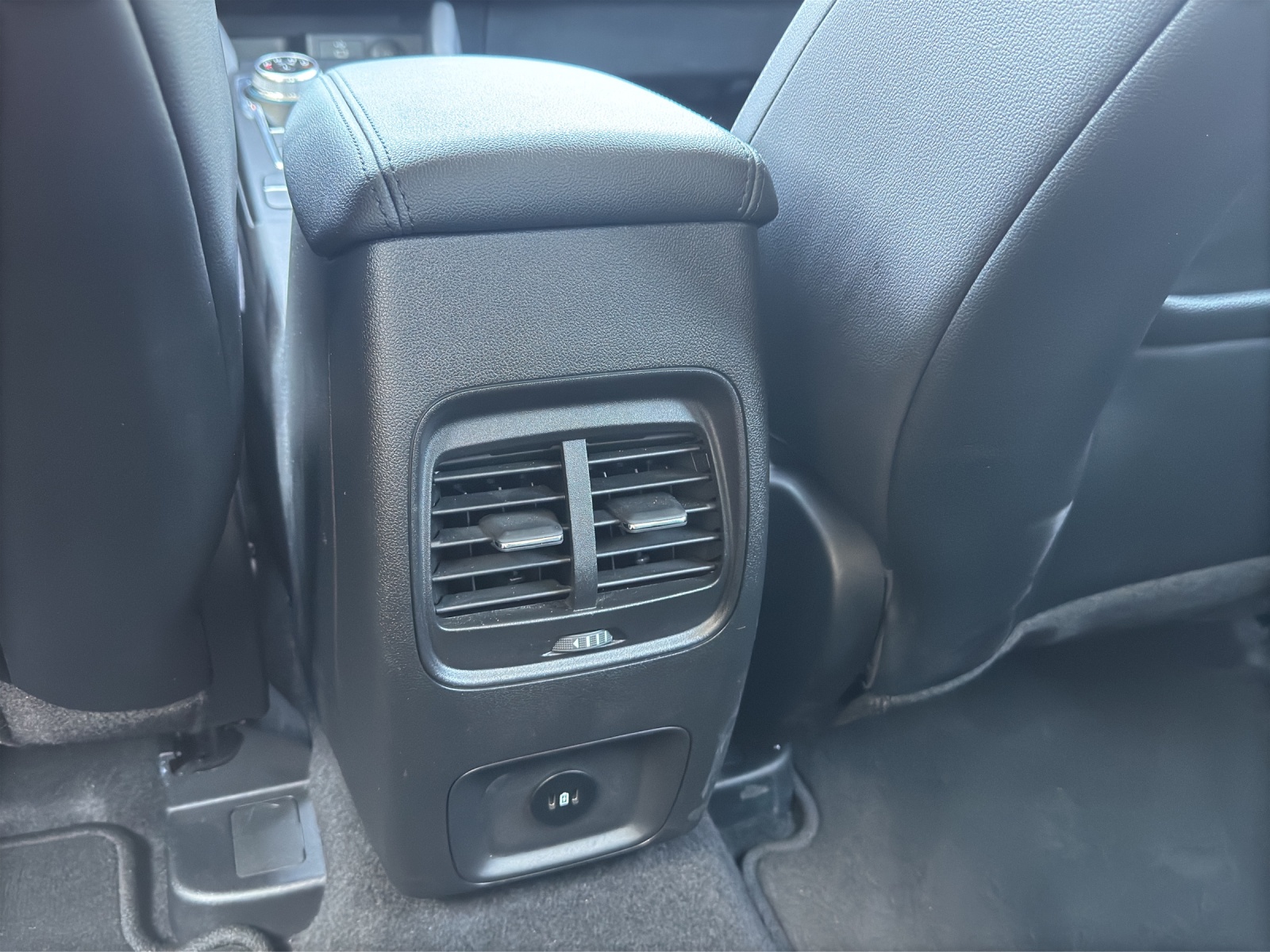 FORD Kuga 2.5 PHEV Titanium FWD-image-17