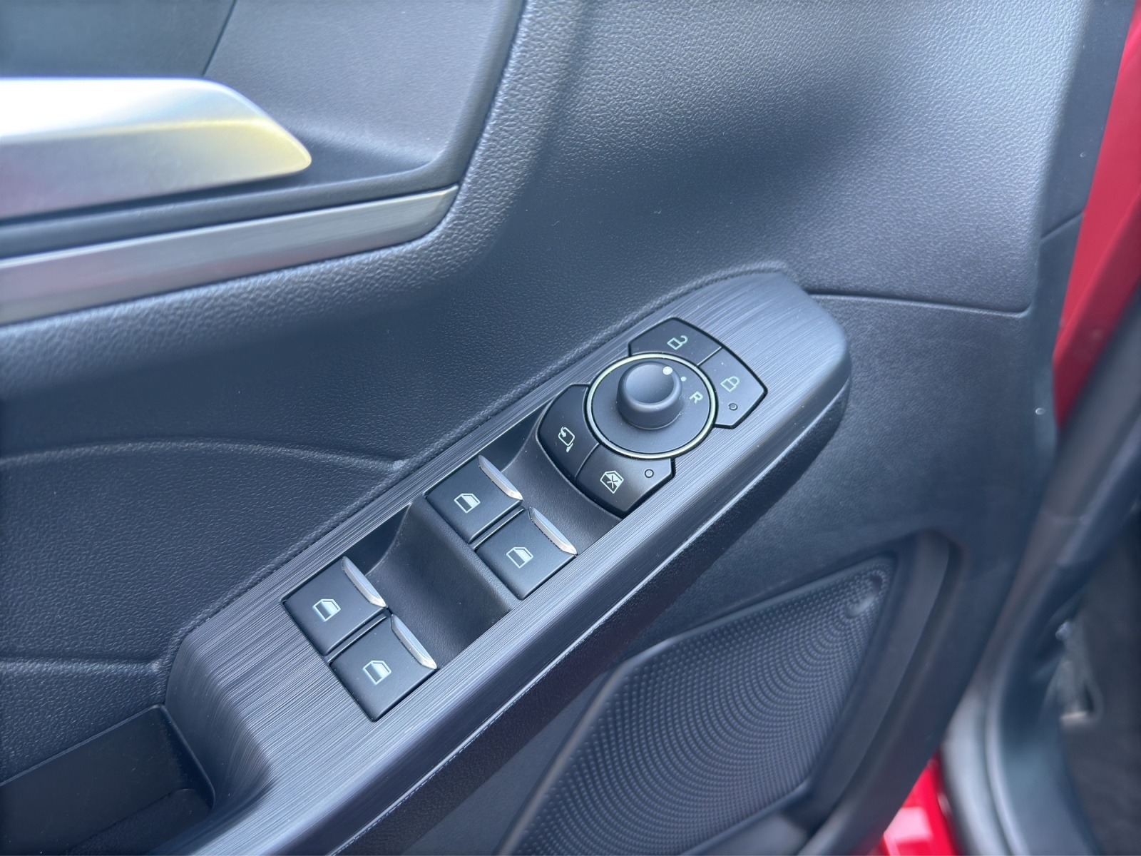 FORD Kuga 2.5 PHEV Titanium FWD-image-15